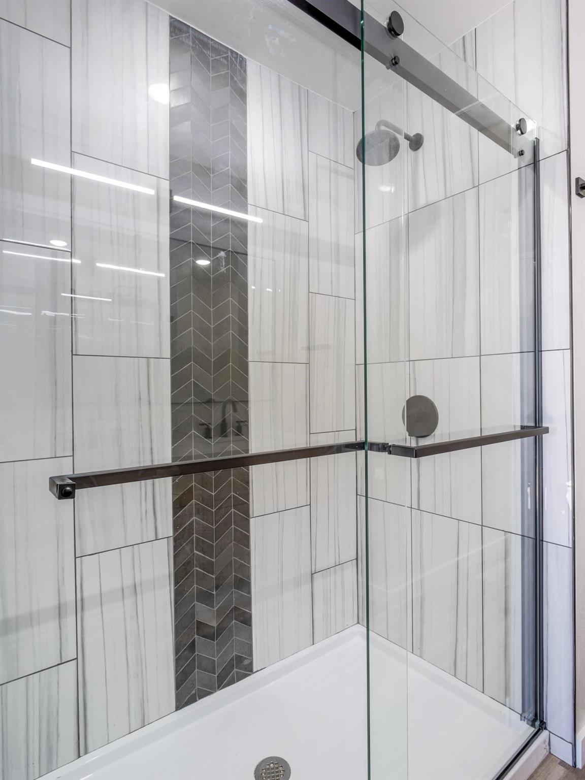 303 Cedarhill Dr, Granite Shoals, TX 78654