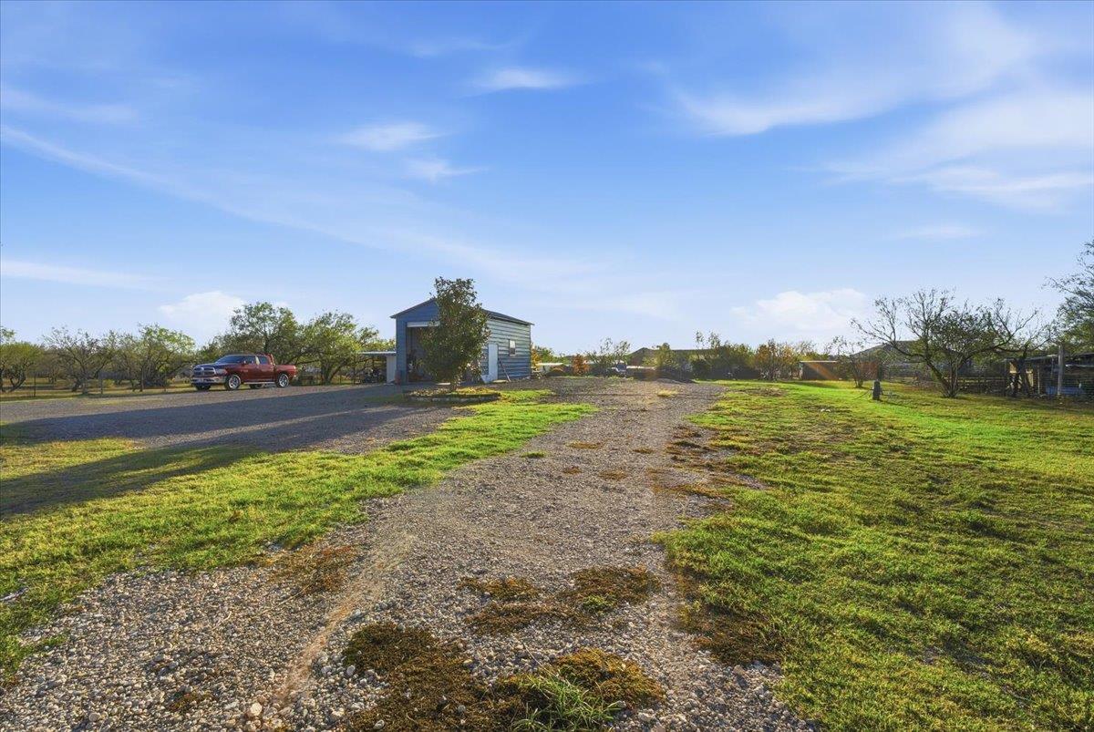 675 Highland Ranch Way, Dale, TX 78616