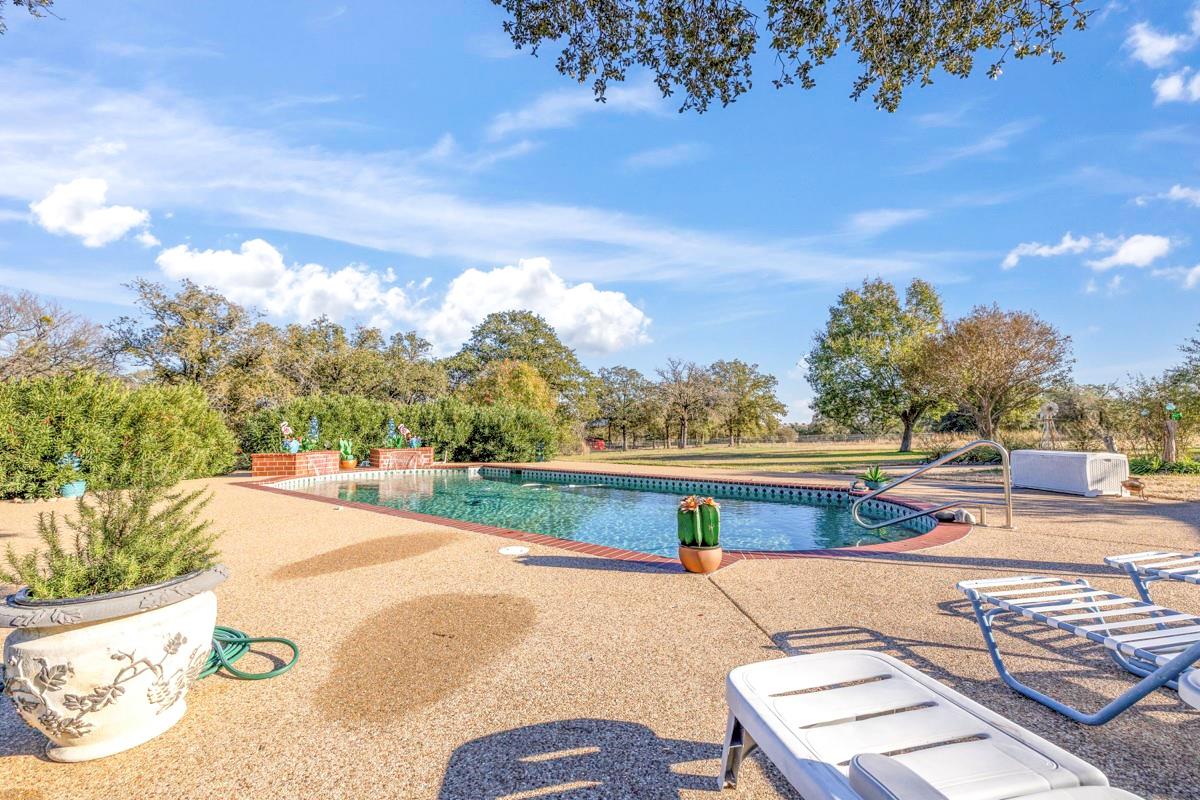 664 County Road 300, Hamilton, TX 76531