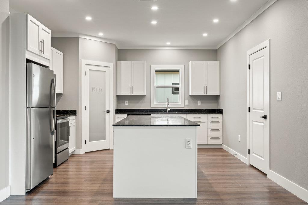 2027 Applewood Dr, Lockhart, TX 78644