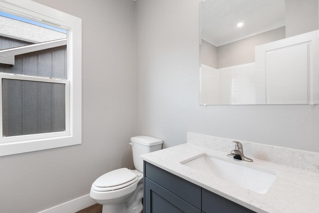 2027 Applewood Dr, Lockhart, TX 78644