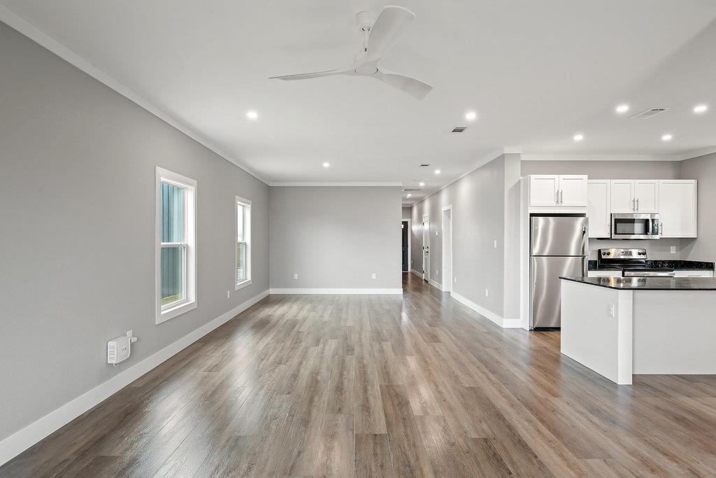 2027 Applewood Dr, Lockhart, TX 78644