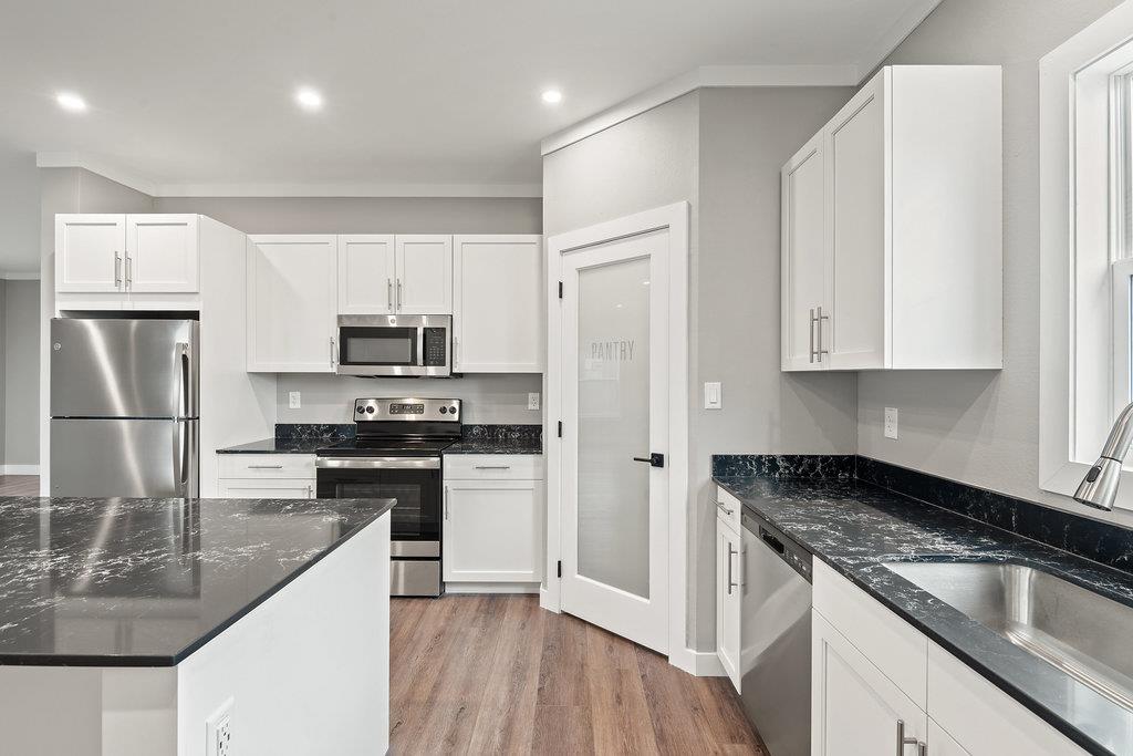 2027 Applewood Dr, Lockhart, TX 78644