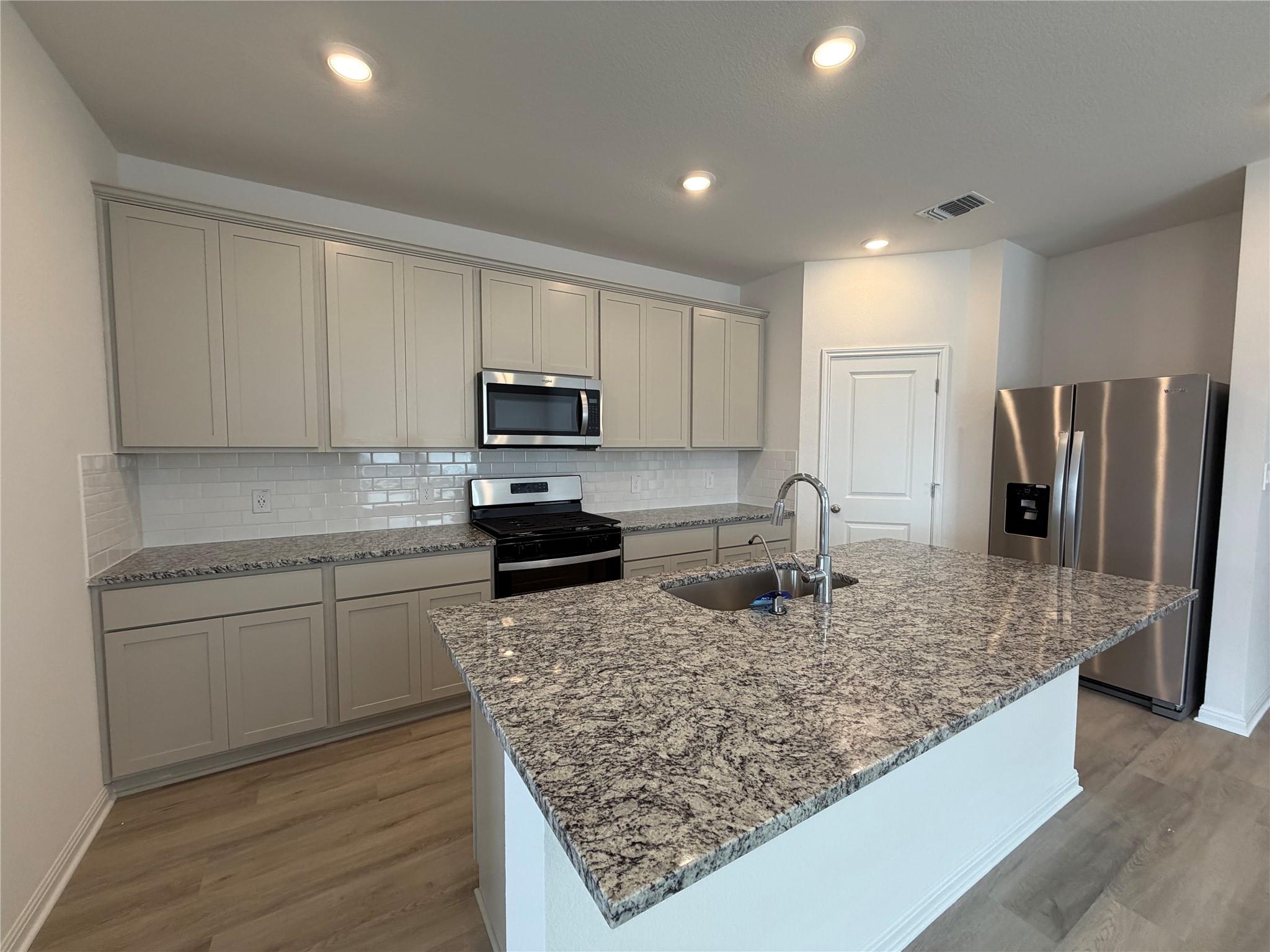 126 Holmby Dr, Hutto, TX 78634