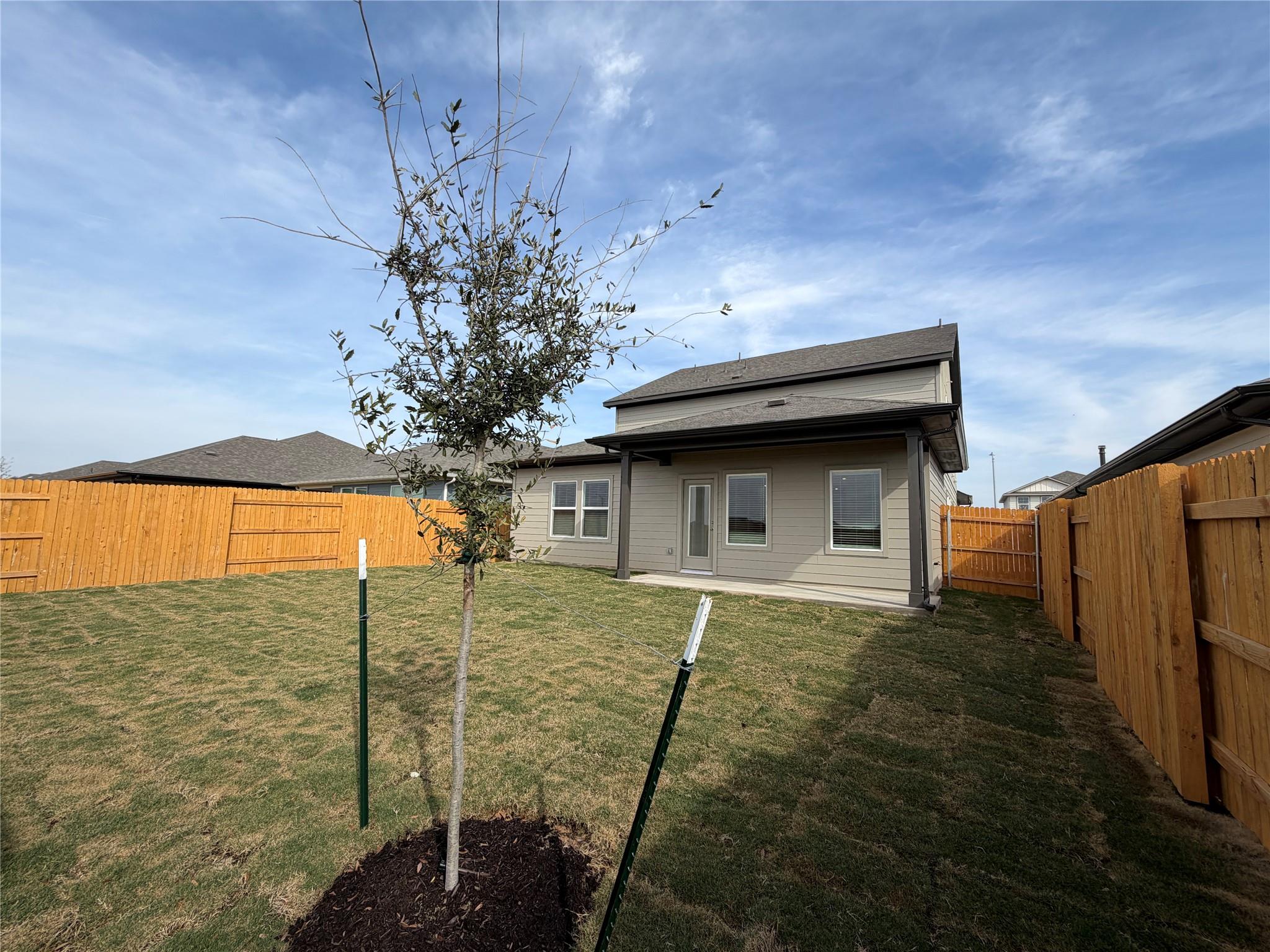 126 Holmby Dr, Hutto, TX 78634