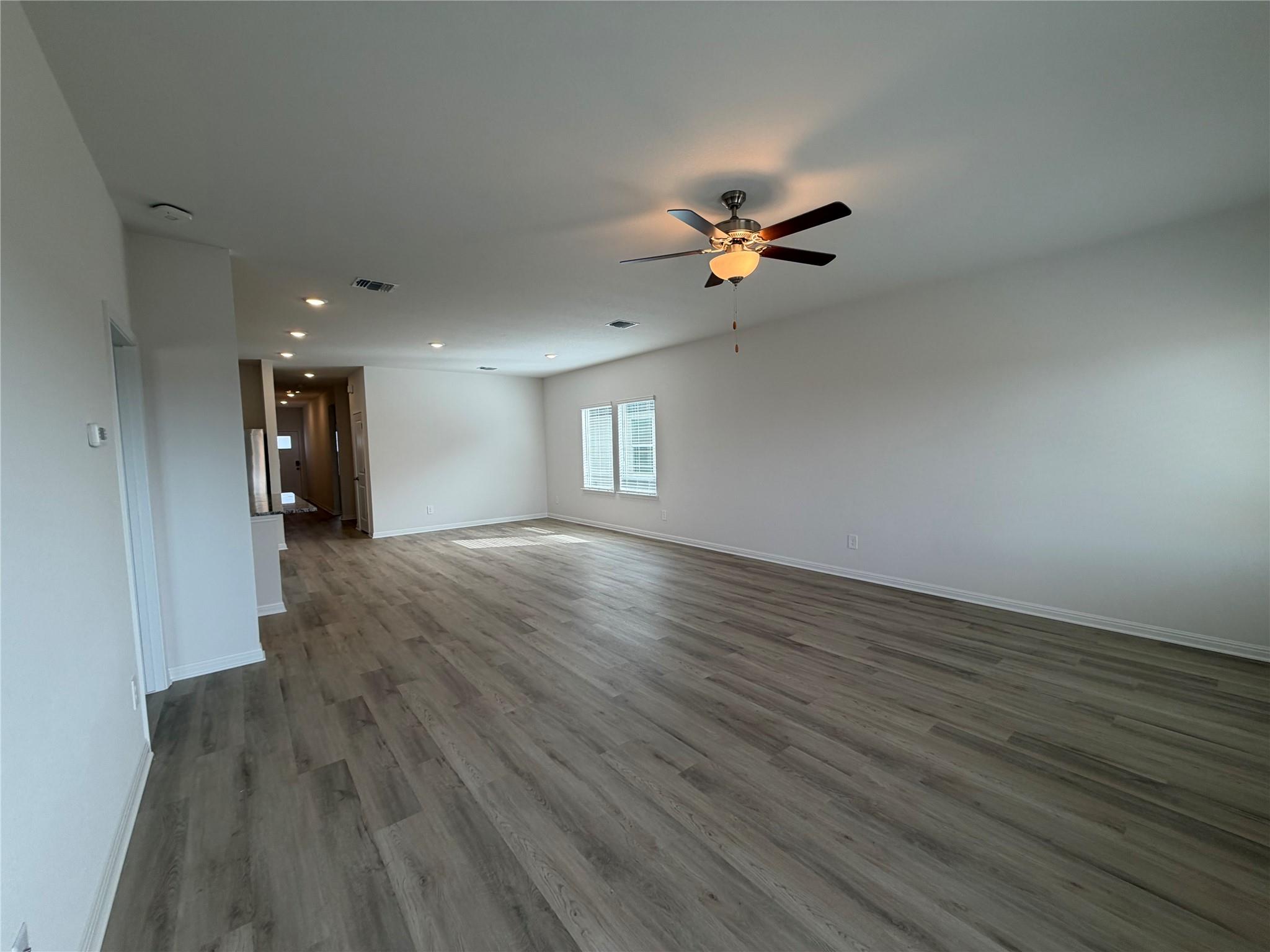 126 Holmby Dr, Hutto, TX 78634