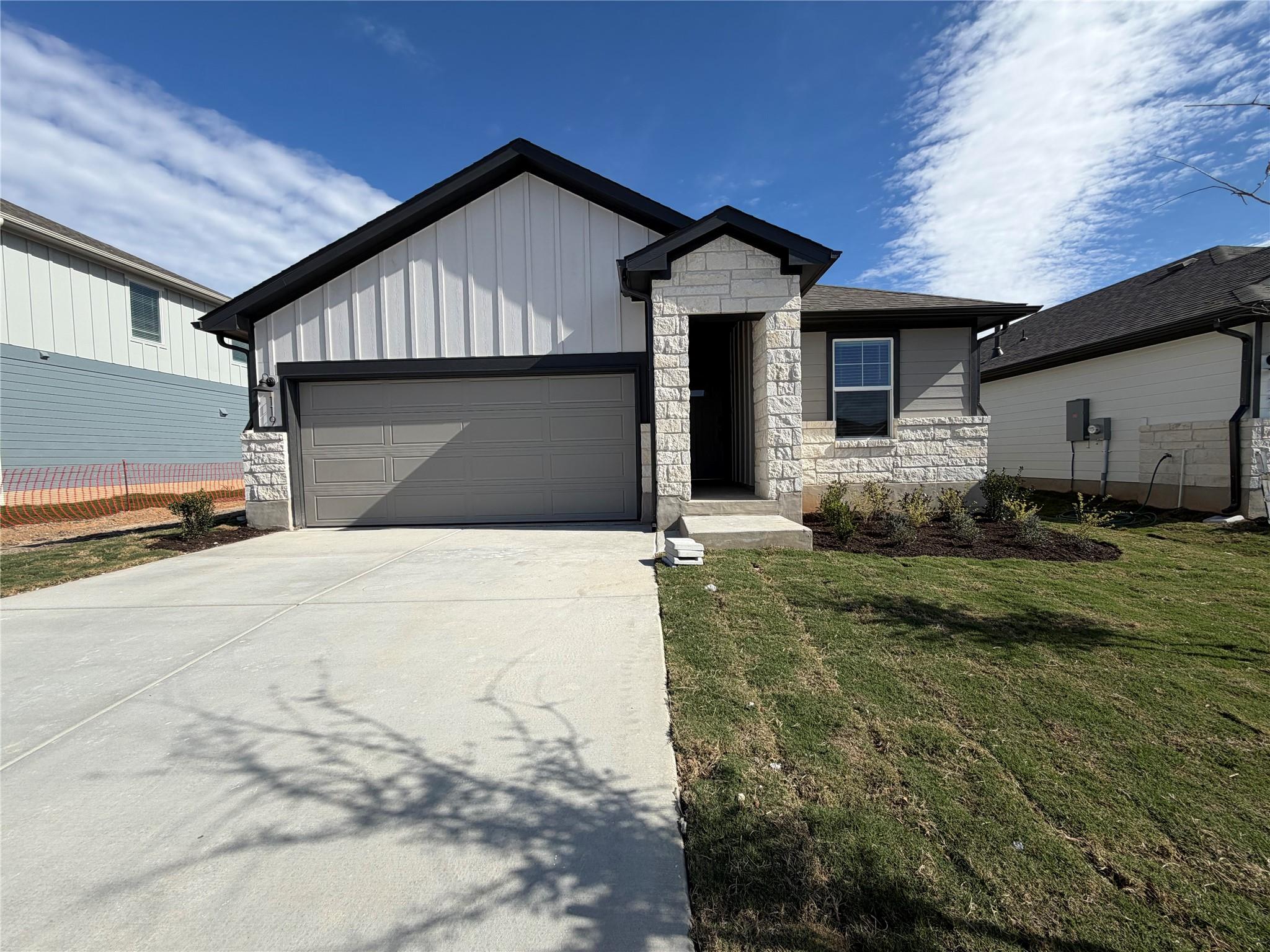 119 Holmby Dr, Hutto, TX 78634