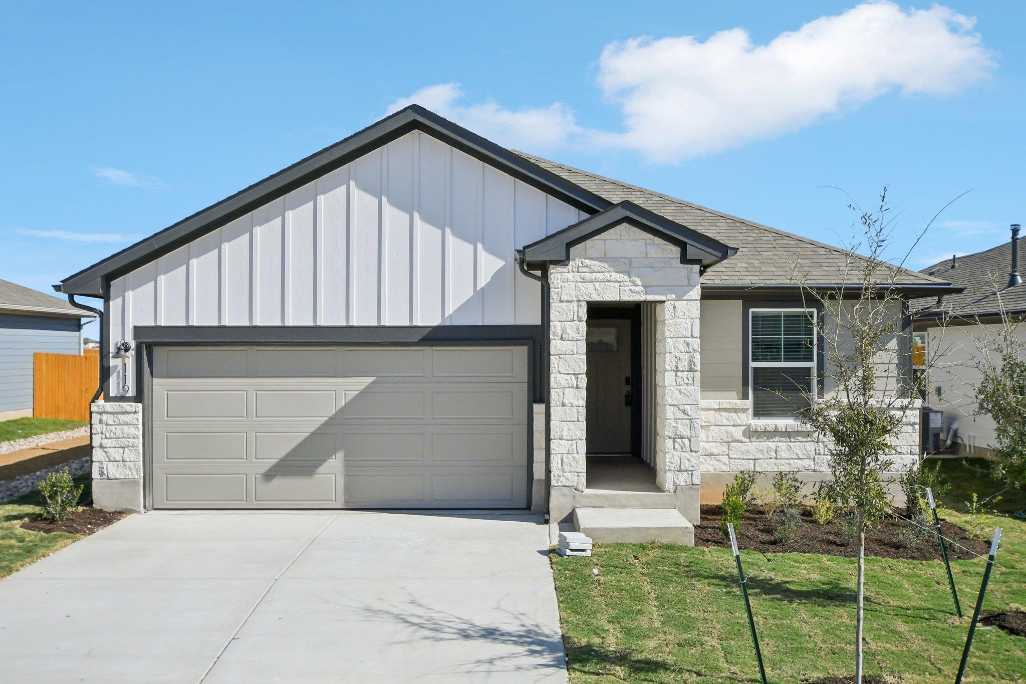 119 Holmby Dr, Hutto, TX 78634