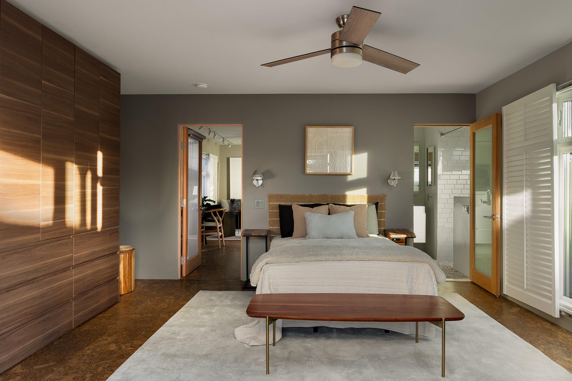 161 N Garden St, Out of State, CA 93001