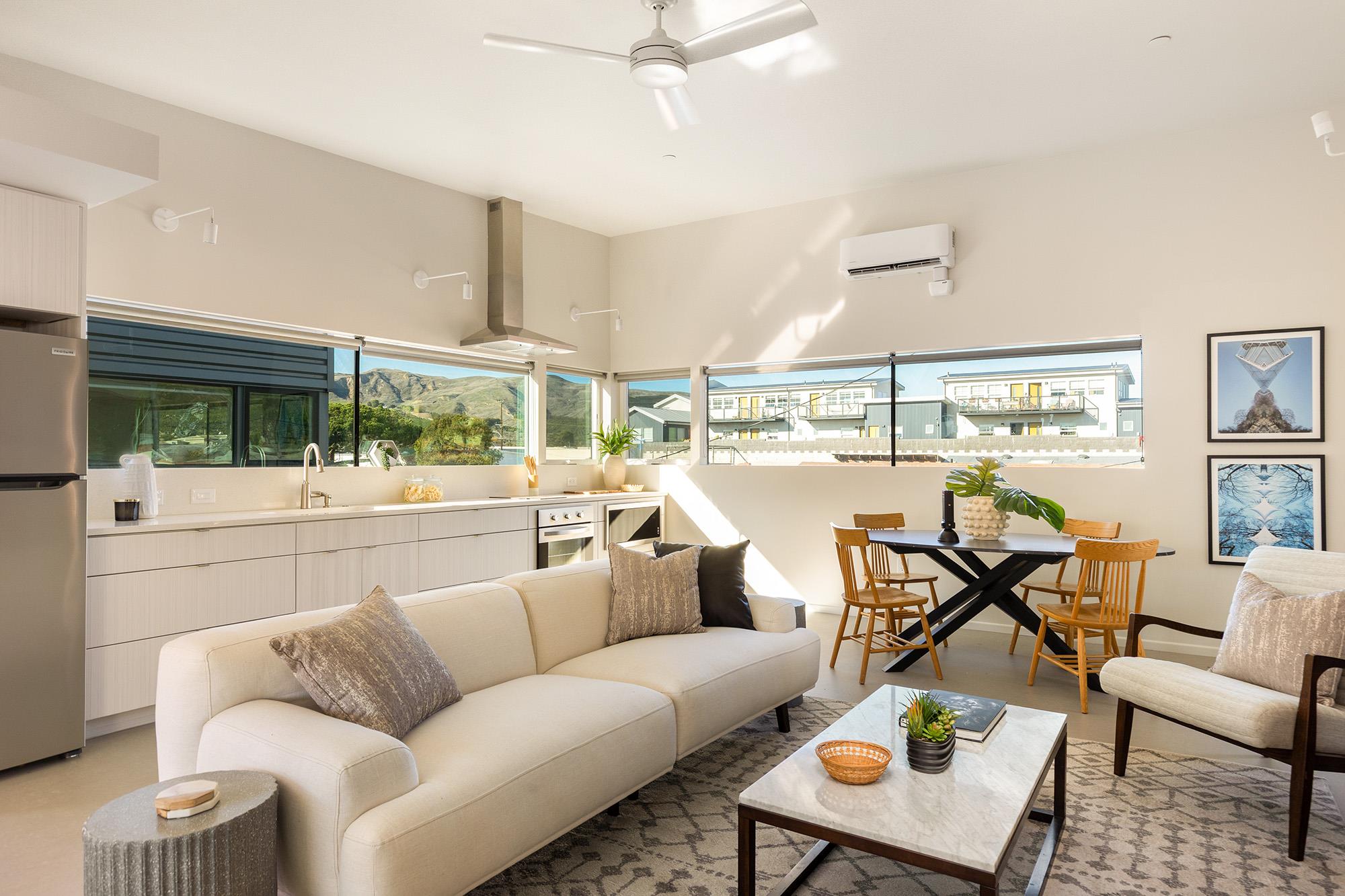 161 N Garden St, Out of State, CA 93001