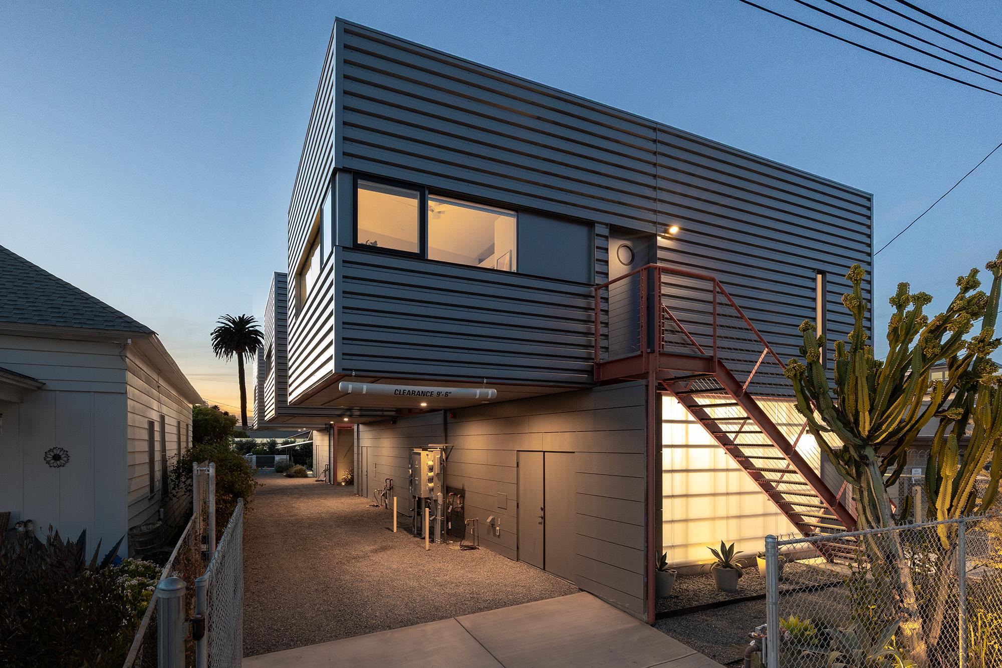 161 N Garden St, Out of State, CA 93001