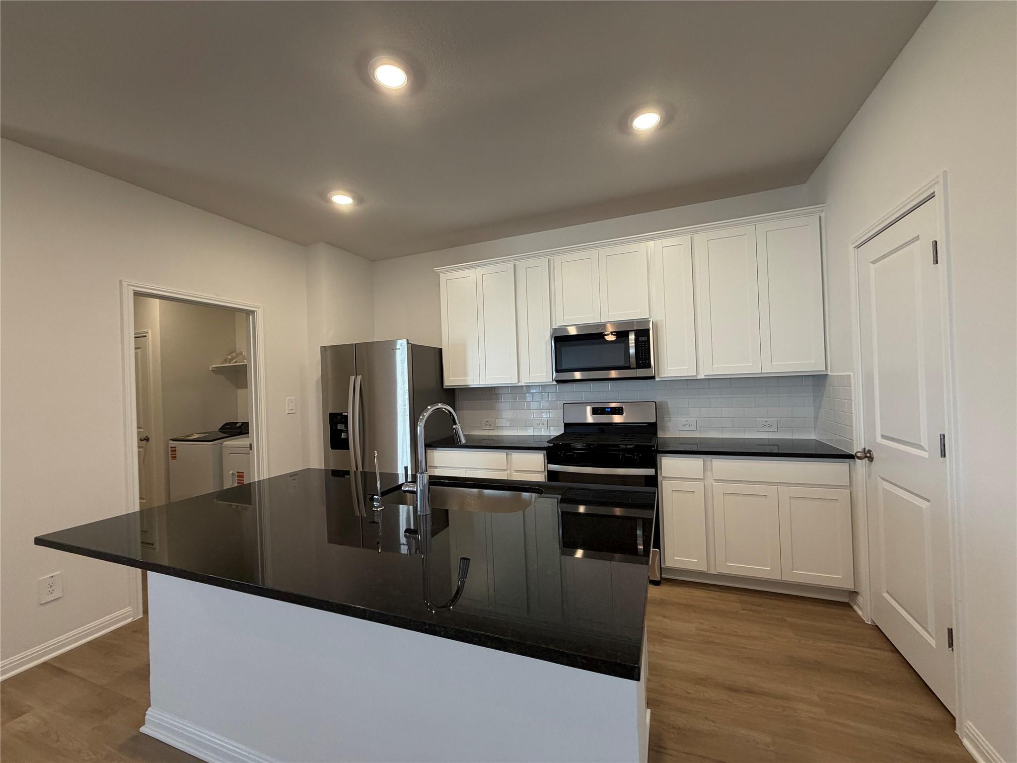 104 Maple Hedge Rd, Hutto, TX 78634