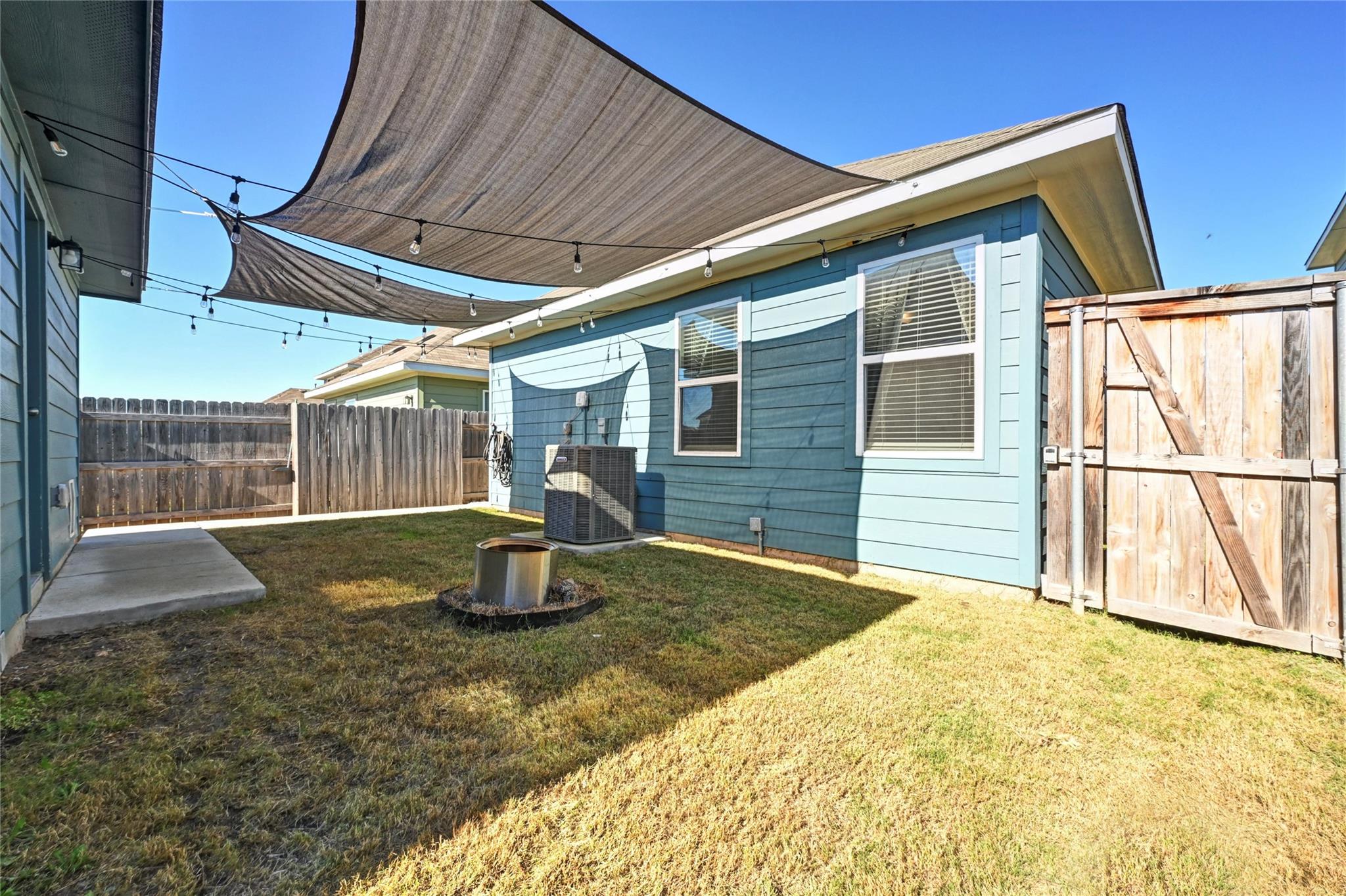 209 Duck Creek Trl, San Marcos, TX 78666