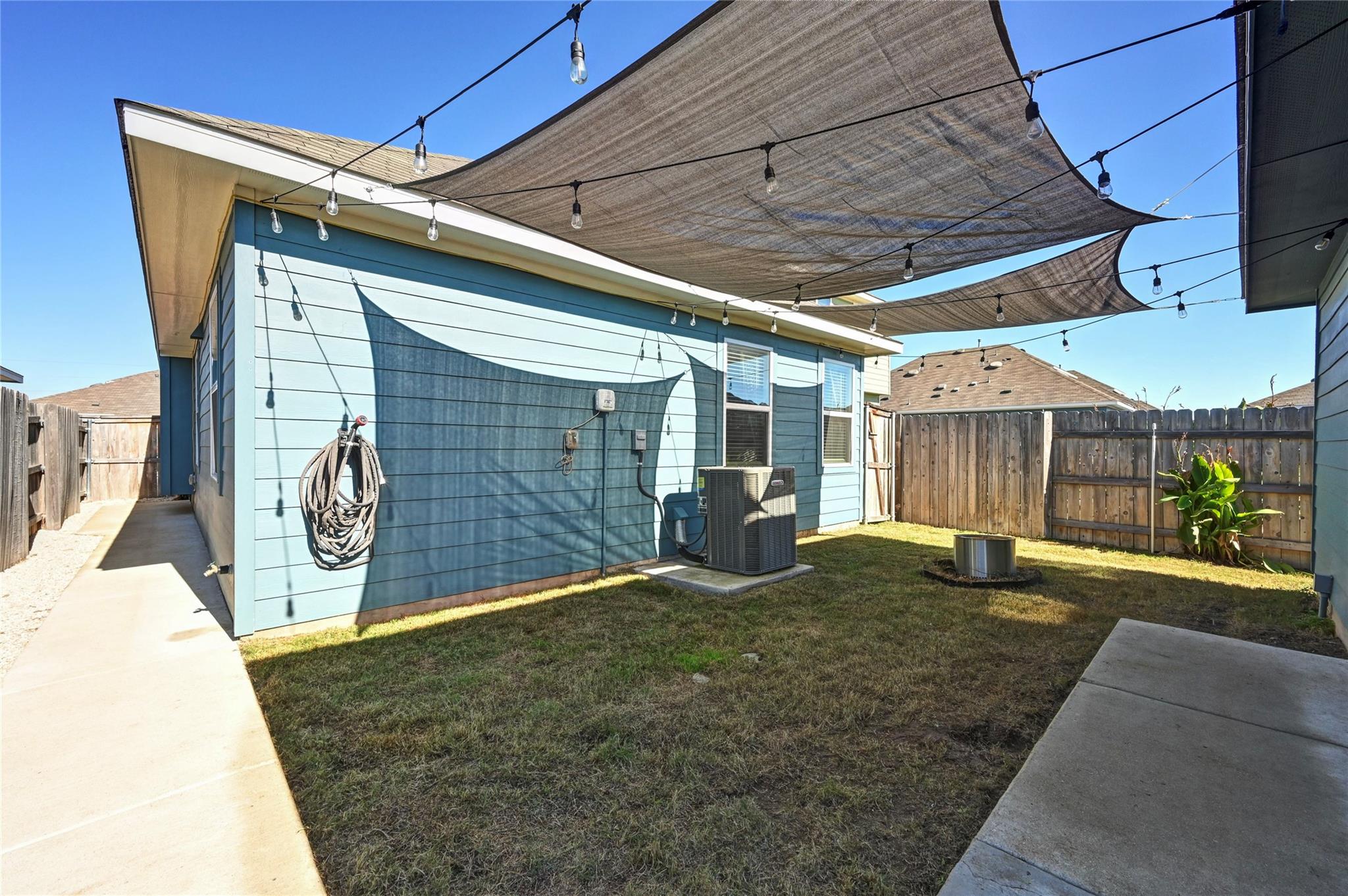 209 Duck Creek Trl, San Marcos, TX 78666