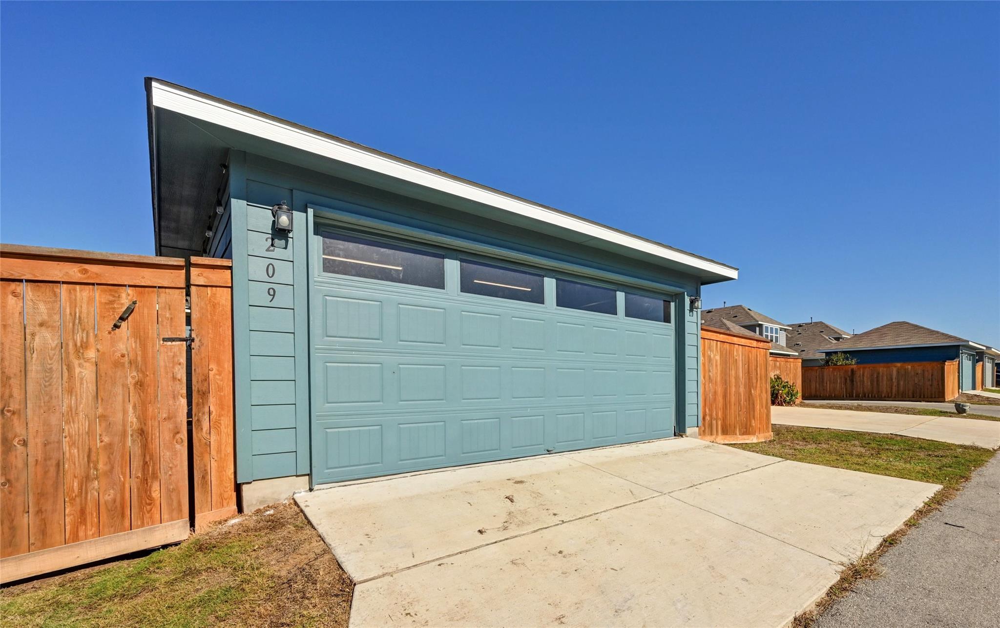 209 Duck Creek Trl, San Marcos, TX 78666