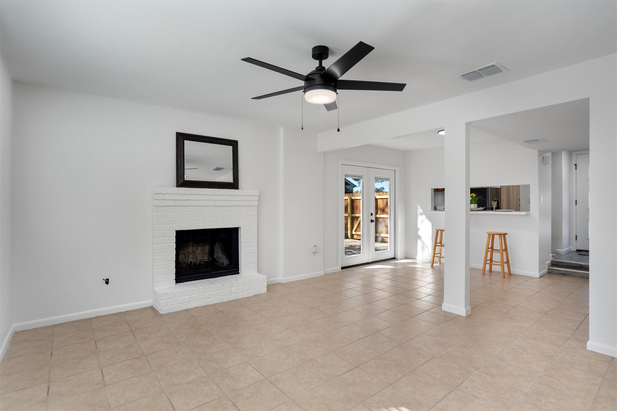 6909 Woodhue Dr # B, Austin, TX 78745