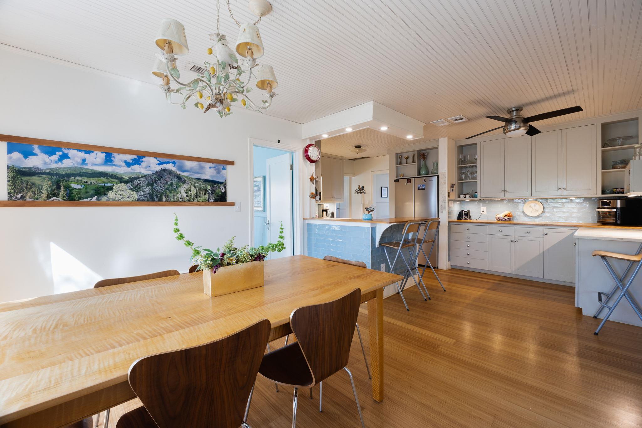 2102 Travis Heights Blvd, Austin, TX 78704