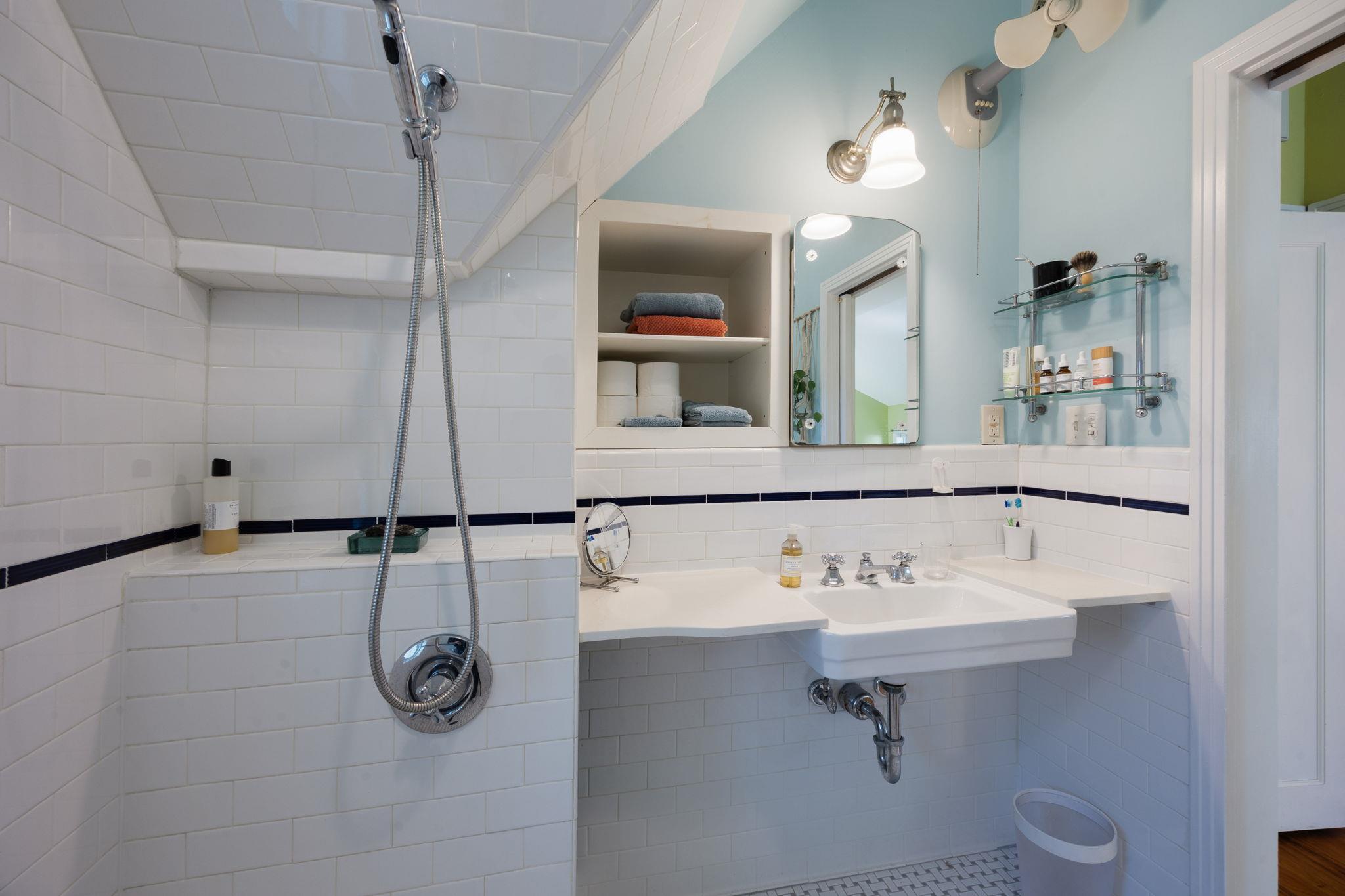 2102 Travis Heights Blvd, Austin, TX 78704