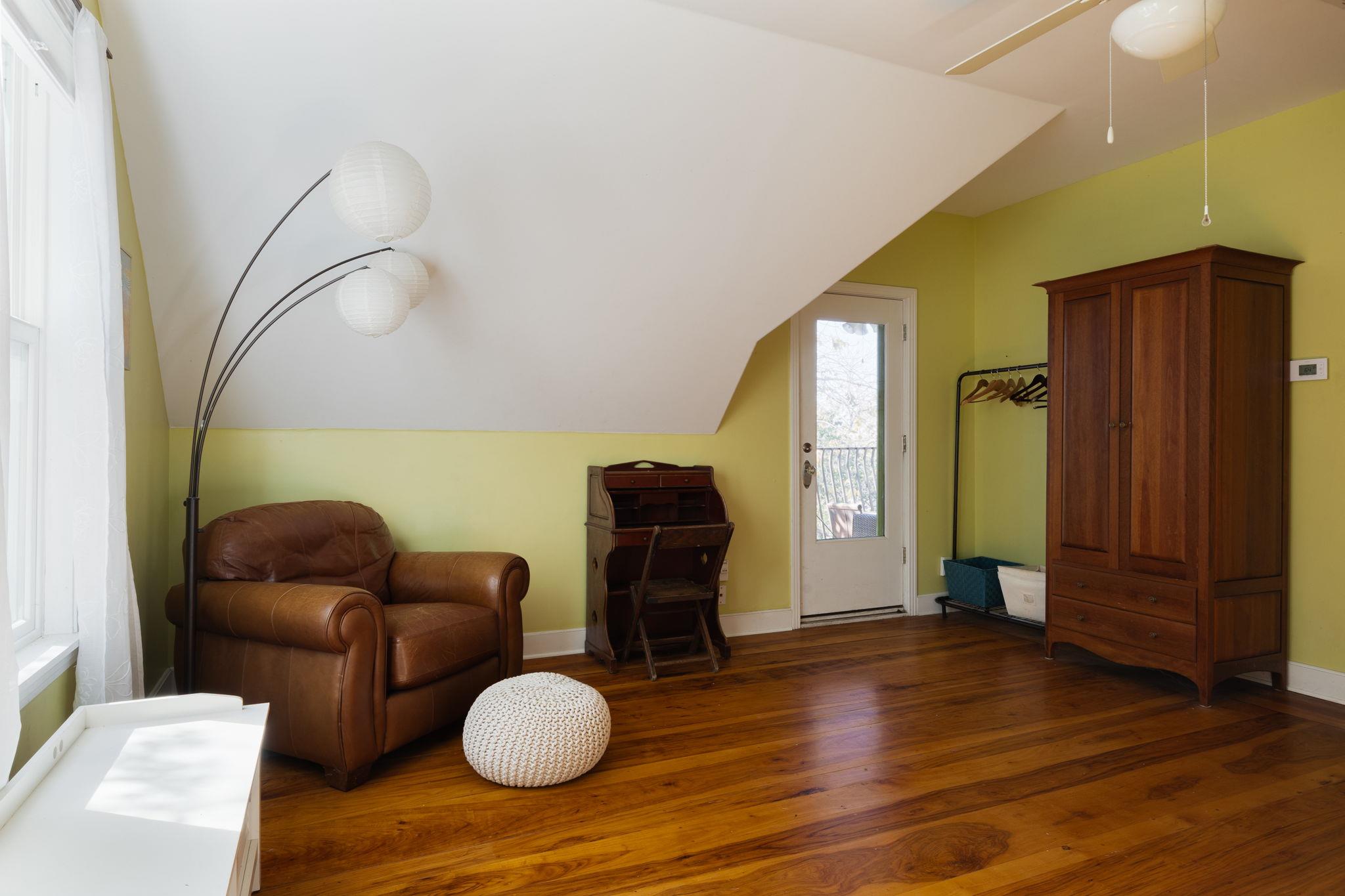 2102 Travis Heights Blvd, Austin, TX 78704