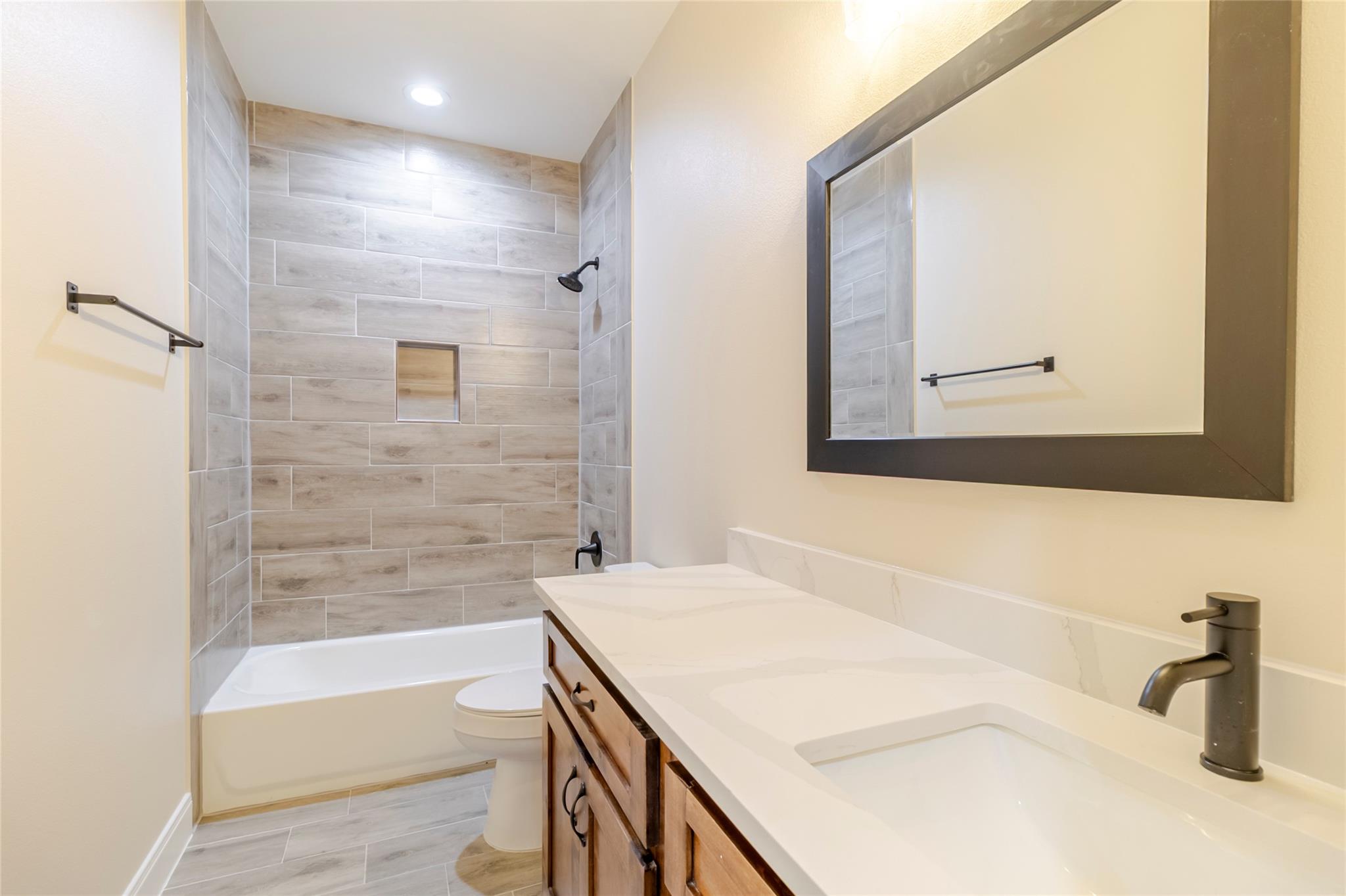 303 Bobs Trl # F, Bastrop, TX 78602