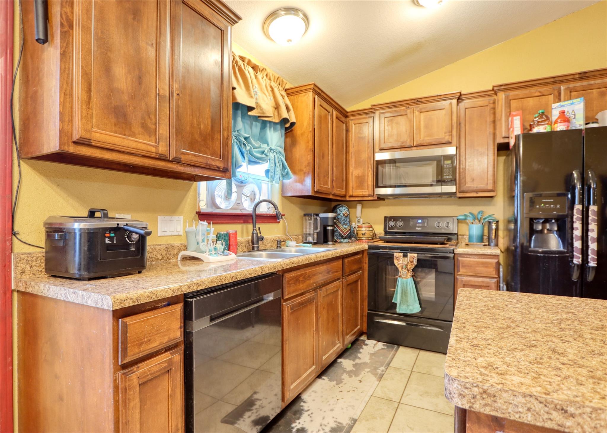 2465 County Road 314, Rockdale, TX 76567