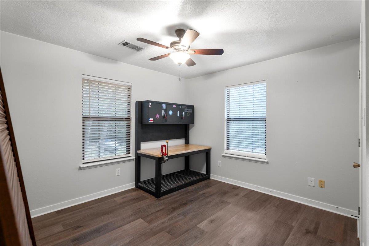 1308 Sherrill Ln, Lexington, TX 78947