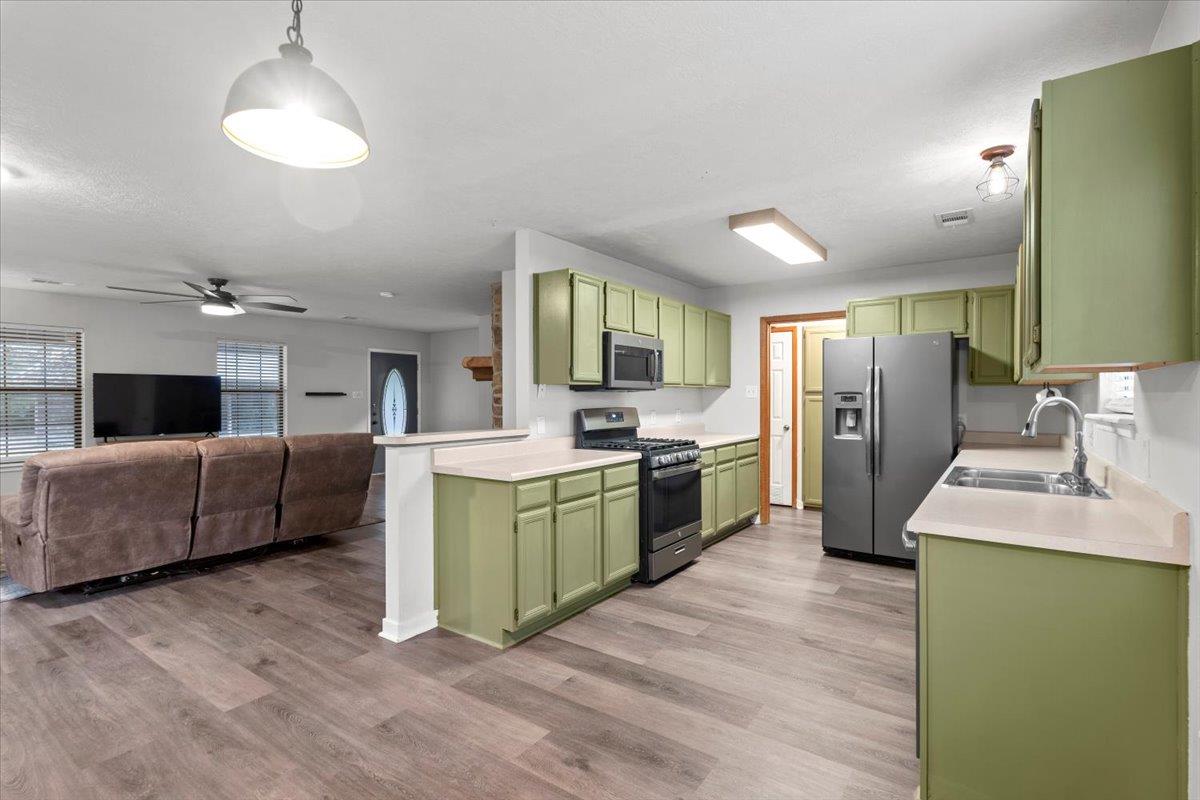 1308 Sherrill Ln, Lexington, TX 78947