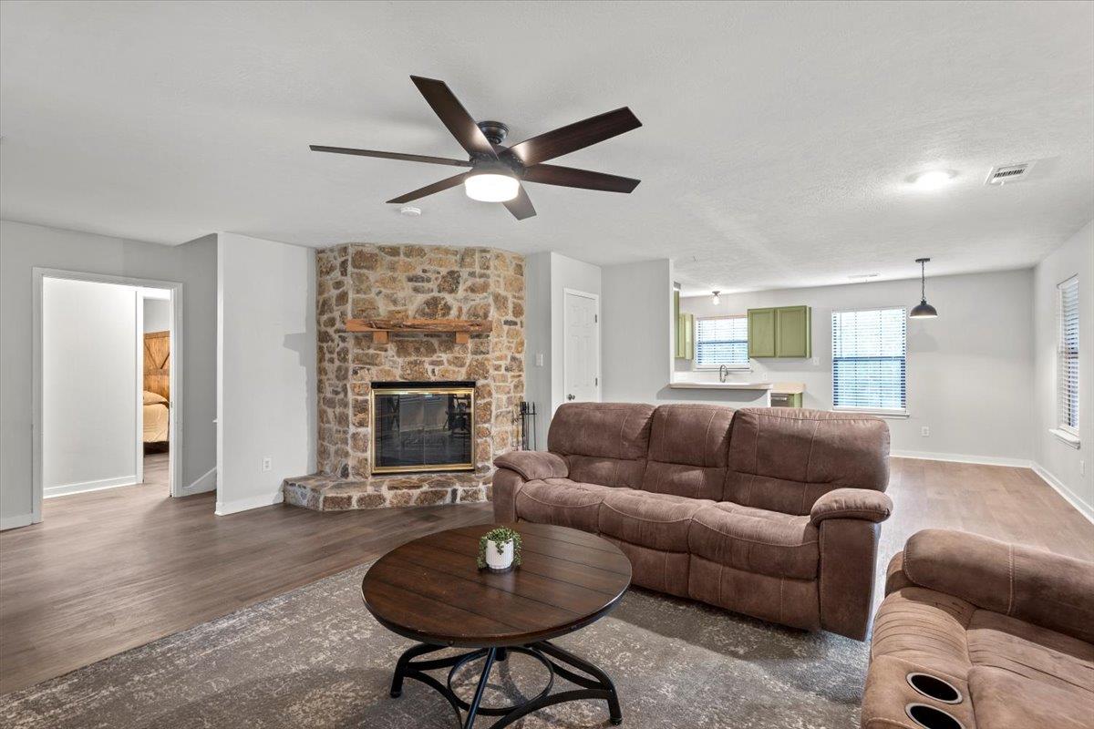 1308 Sherrill Ln, Lexington, TX 78947