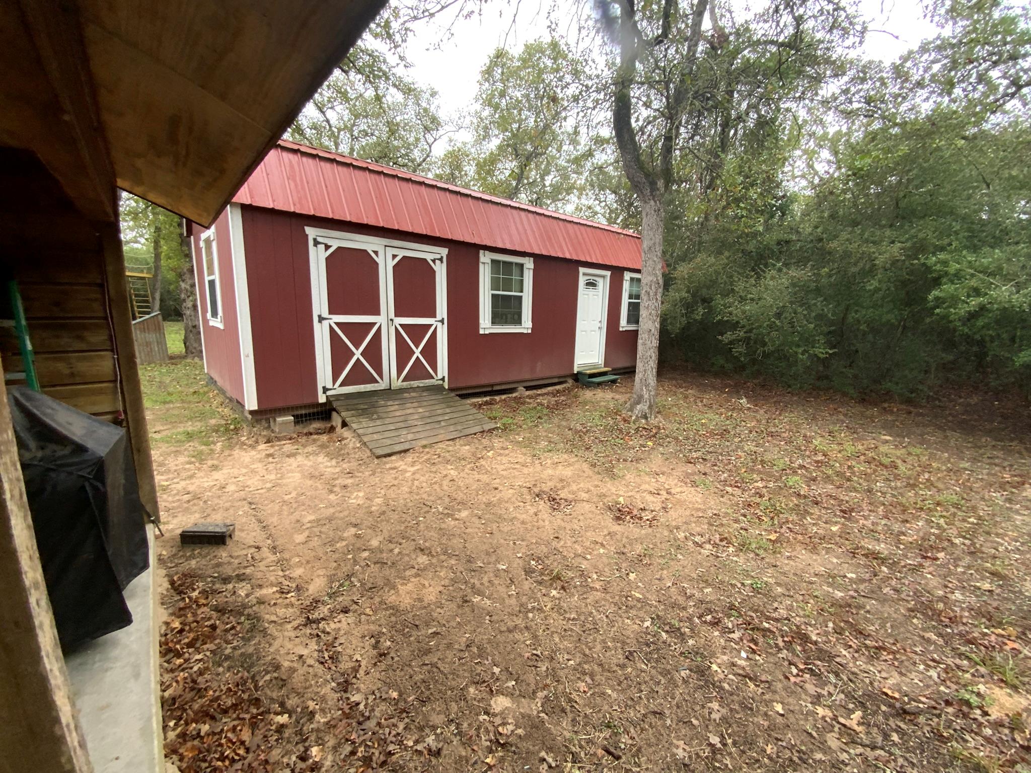 1308 Sherrill Ln, Lexington, TX 78947