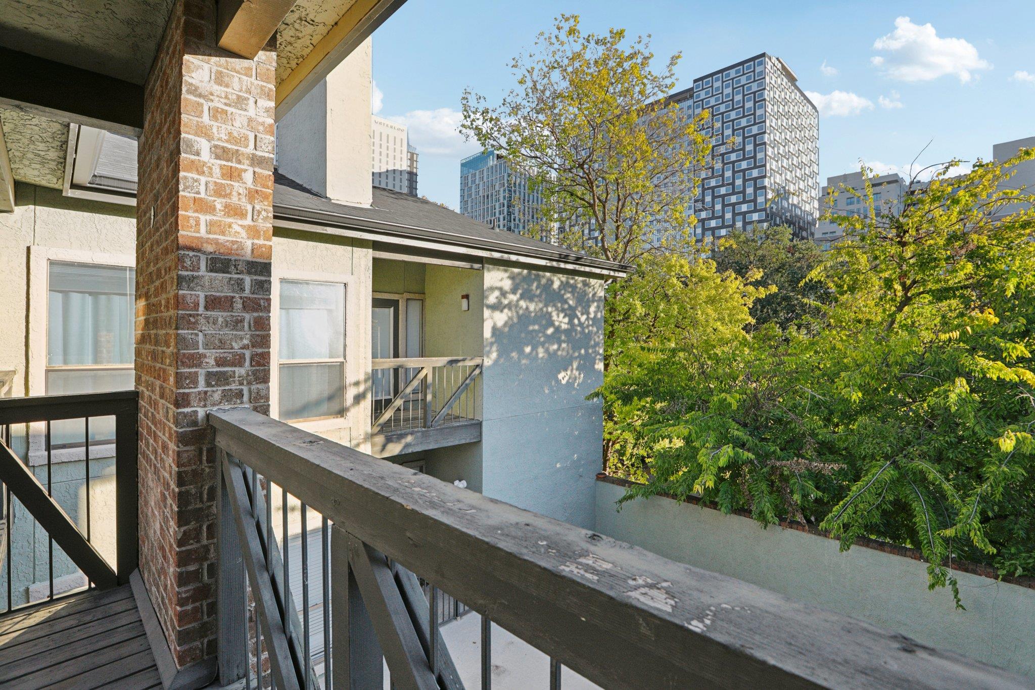 807 W 25th St # 302, Austin, TX 78705