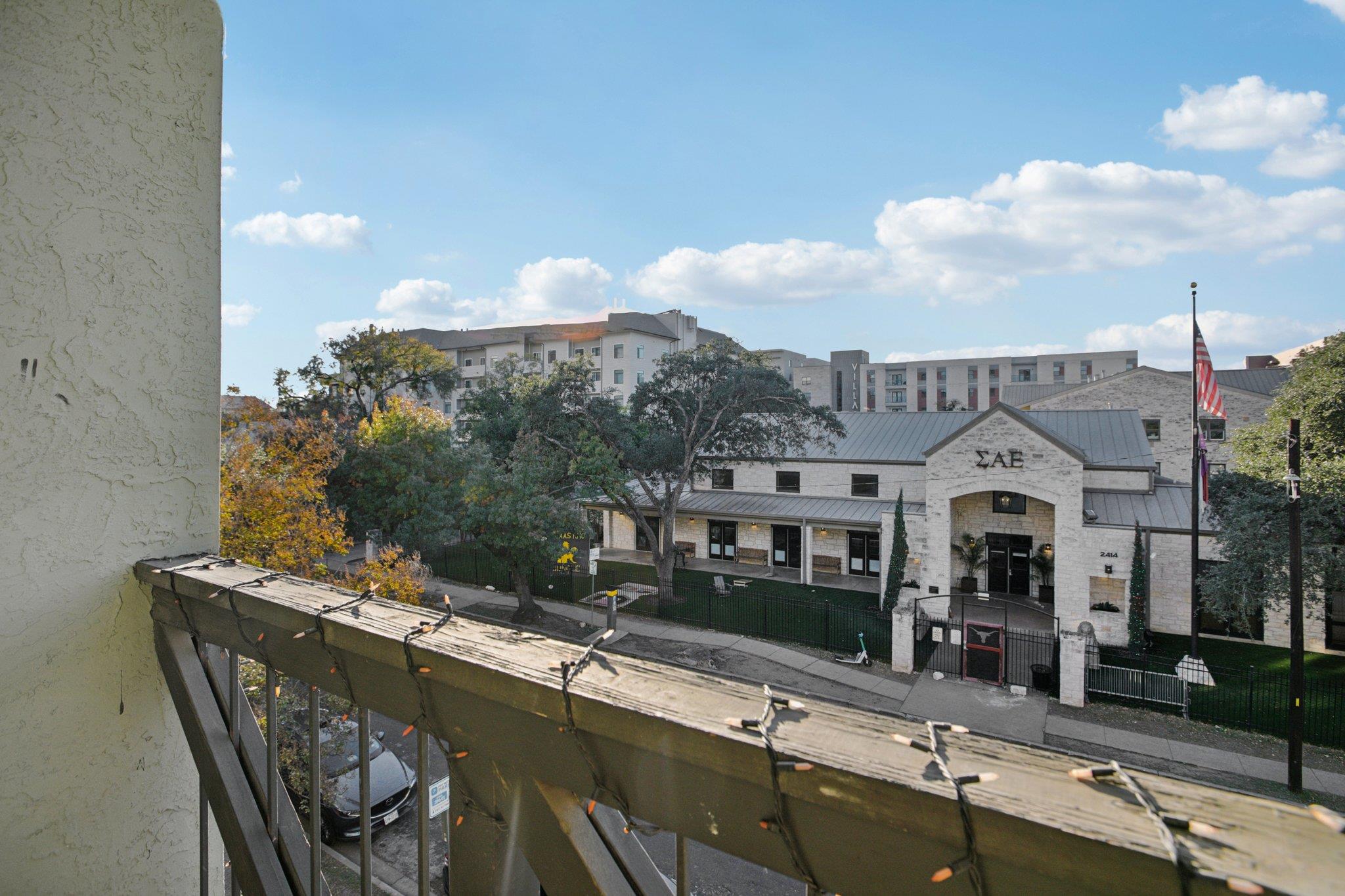 807 W 25th St # 302, Austin, TX 78705