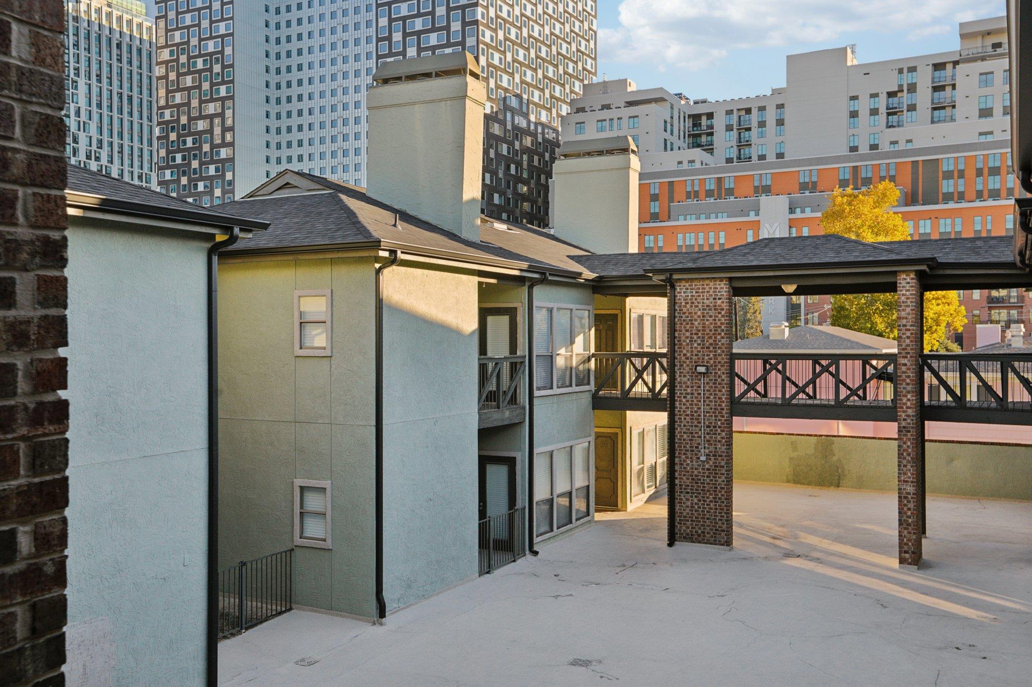 807 W 25th St # 302, Austin, TX 78705