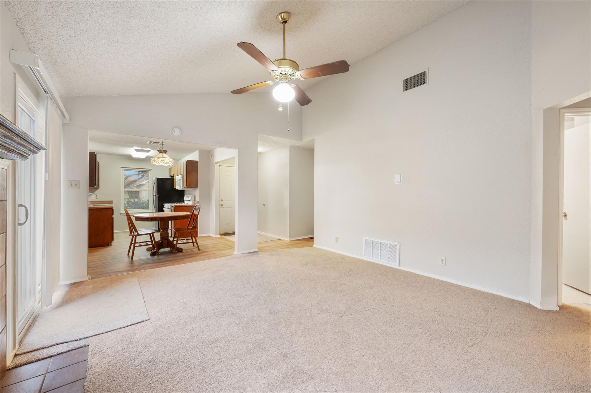 1100 Fairlawn Cv, Round Rock, TX 78664