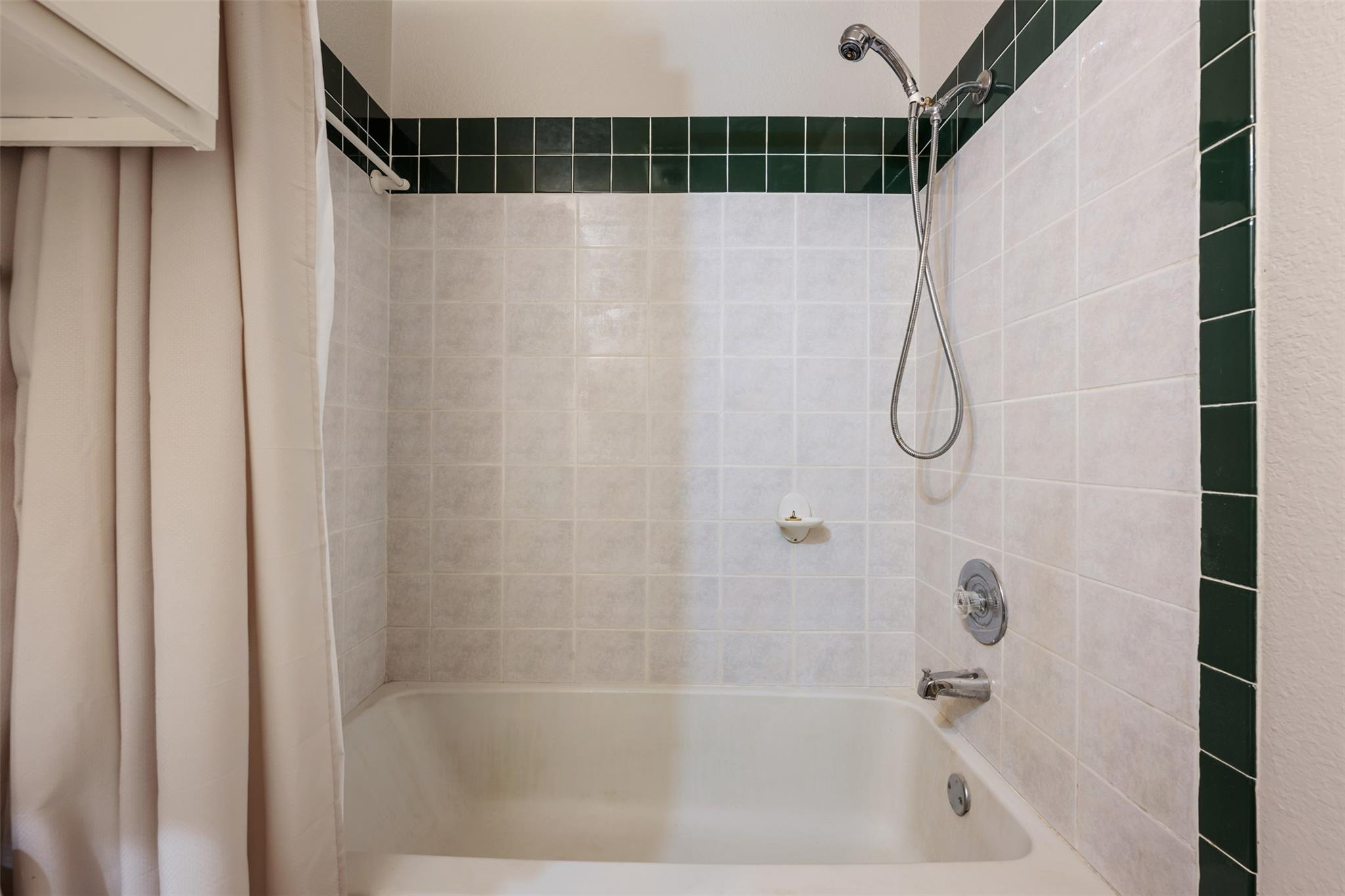 1100 Fairlawn Cv, Round Rock, TX 78664