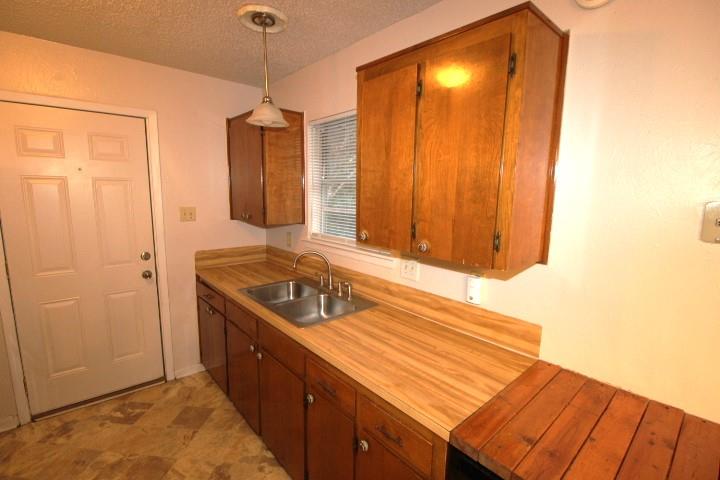 2002 Josie Cir, Copperas Cove, TX 76522