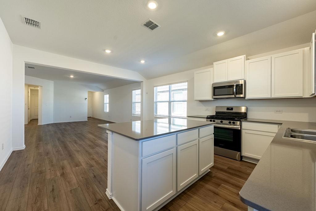 319 Alamito Ave, Kyle, TX 78640