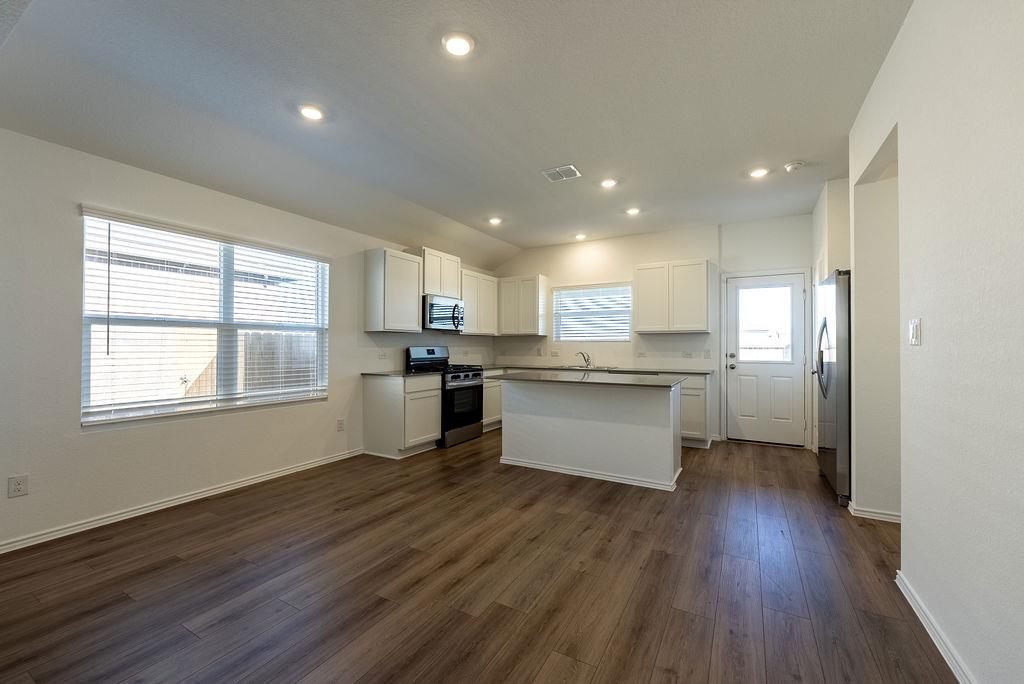 319 Alamito Ave, Kyle, TX 78640