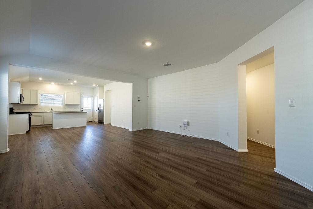 319 Alamito Ave, Kyle, TX 78640