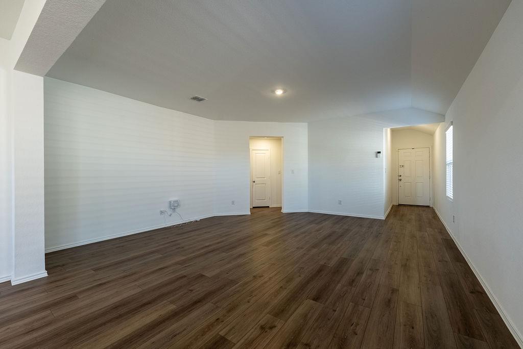 319 Alamito Ave, Kyle, TX 78640