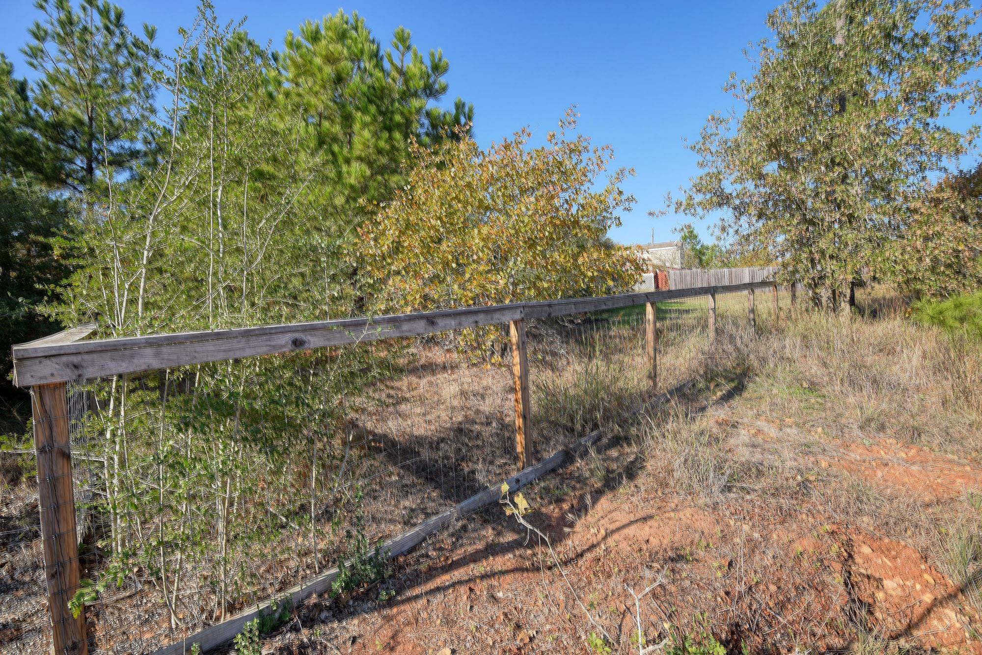 106 Lakewood Dr, Bastrop, TX 78602