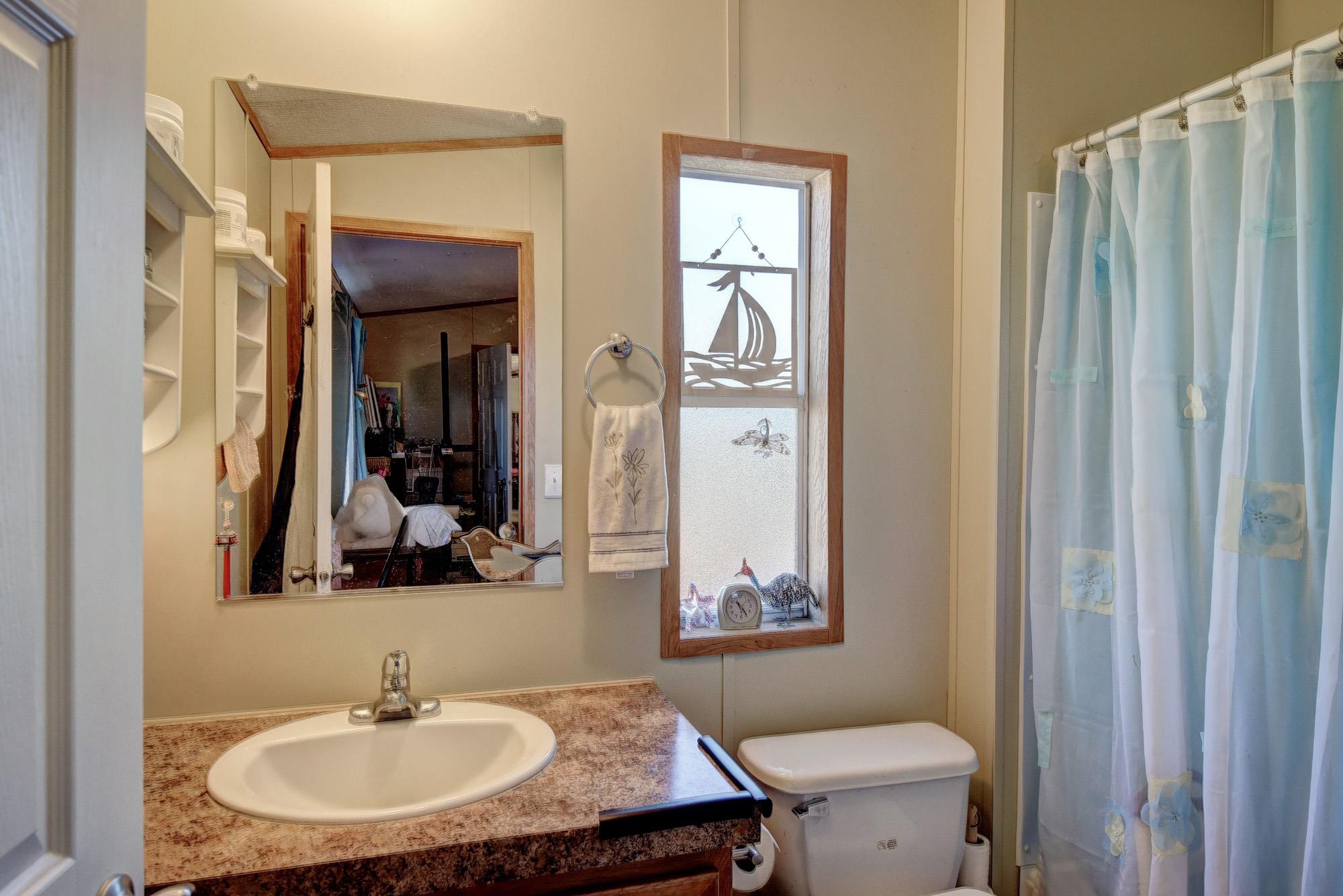 106 Lakewood Dr, Bastrop, TX 78602