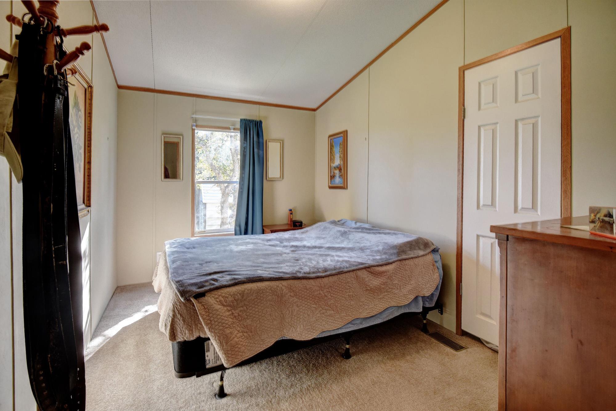 106 Lakewood Dr, Bastrop, TX 78602