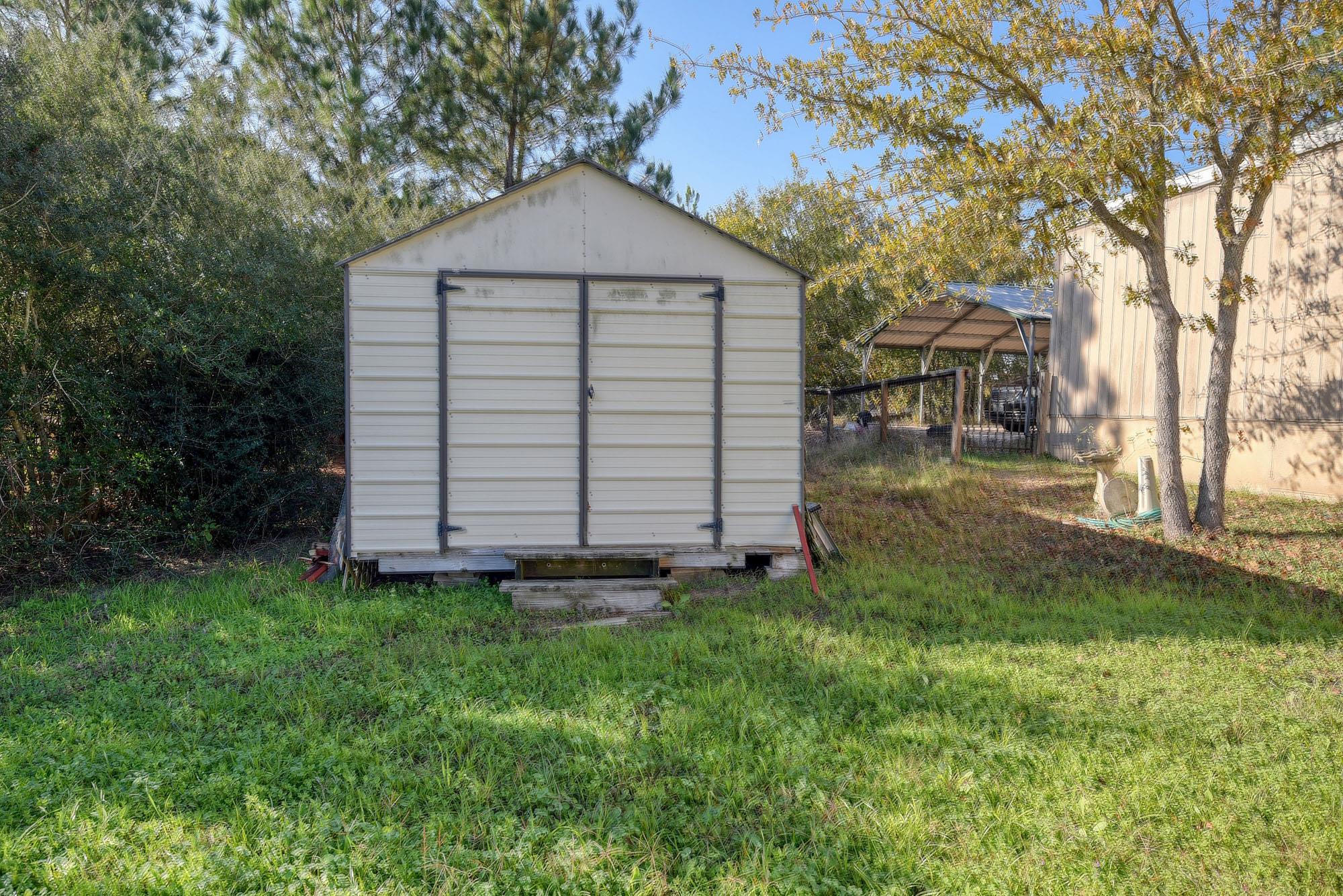 106 Lakewood Dr, Bastrop, TX 78602