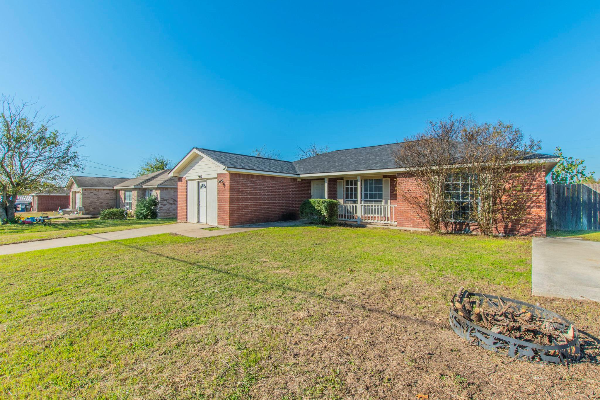 902 S 24th St, Temple, TX 76501