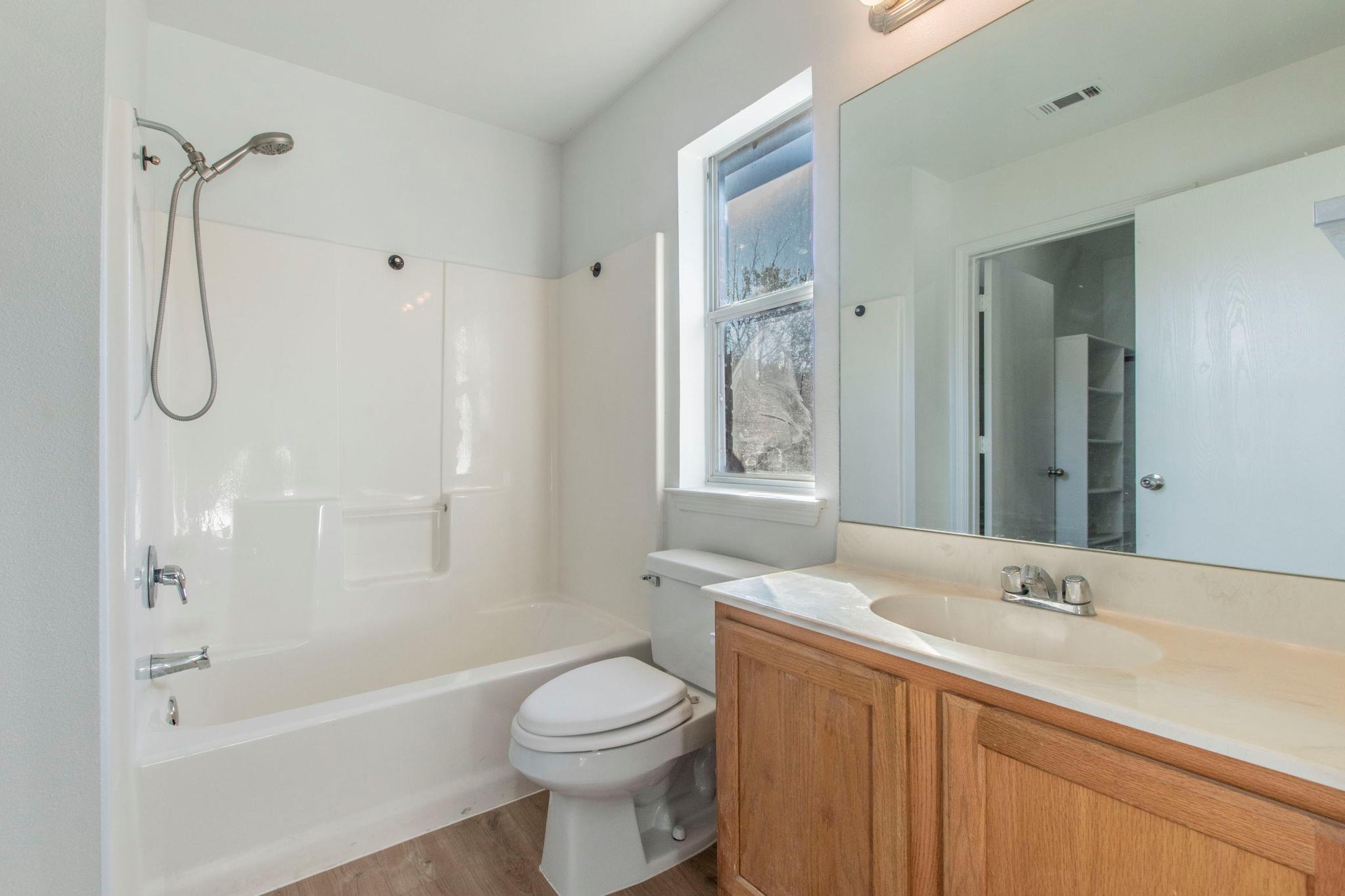 902 S 24th St, Temple, TX 76501