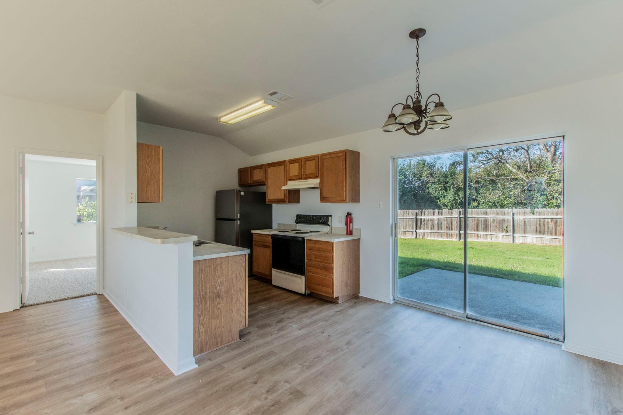 902 S 24th St, Temple, TX 76501