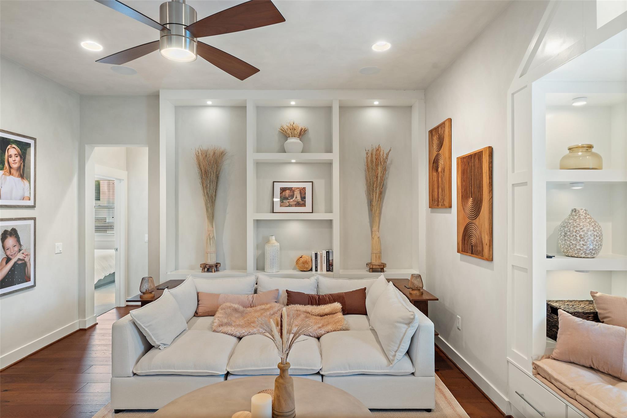 1002 Meriden Ln, Austin, TX 78703