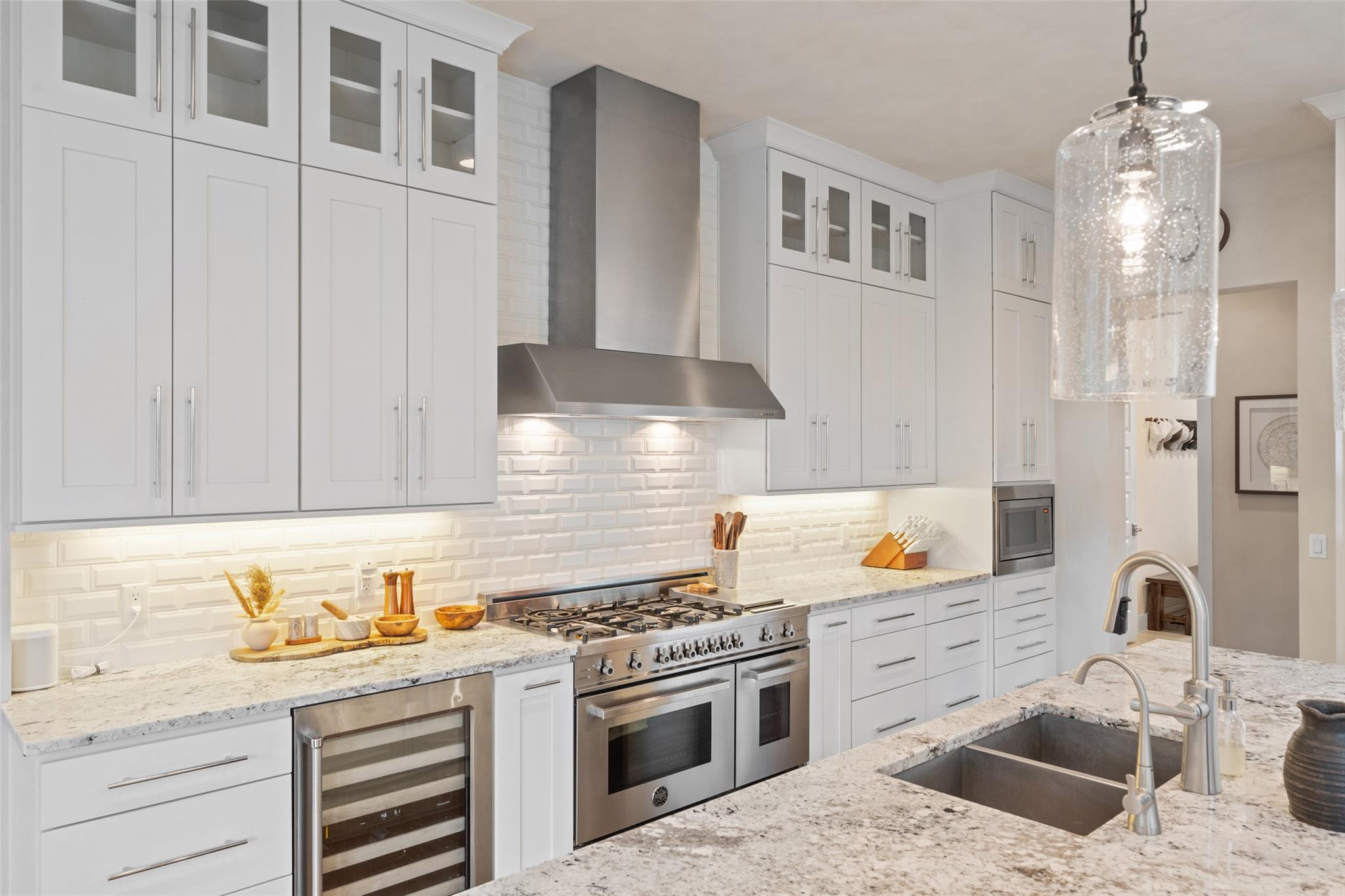 1002 Meriden Ln, Austin, TX 78703