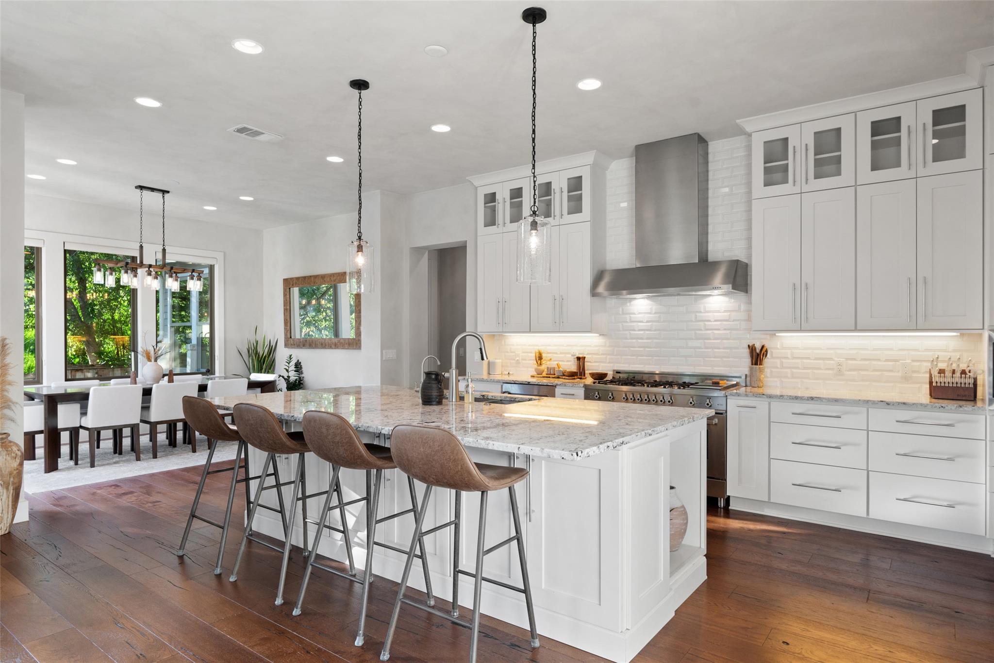 1002 Meriden Ln, Austin, TX 78703