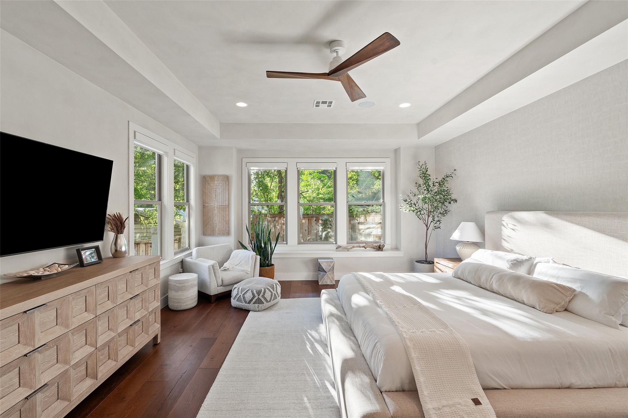 1002 Meriden Ln, Austin, TX 78703